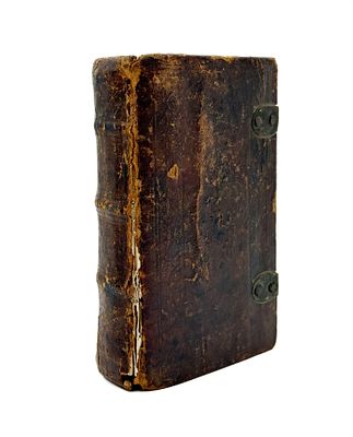 (П) Старопечатная книга. Устав малый со святцами, начало XIX в. Цельнокожаный переплет. Надрывы 