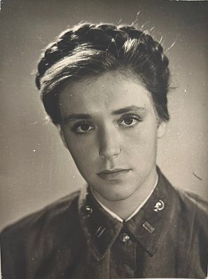 Фотография.
Руфина Дмитриевна Ни́фонтова (15 сентября 1931[1][2], Москва[1] — 27 ноября 1994 