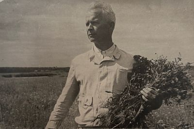 Михаи́л Алекса́ндрович Шо́лохов (24 мая 1905, хутор Кружилинский, станица Вёшенская, Донецкий