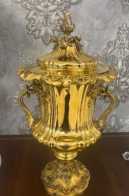 Серебро 925 проба, Лондон!
Шикарный кубок с крышкой! Декорирован рельефным декором с