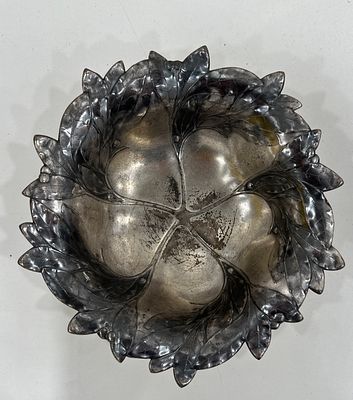 Утонченная фруктовница Германия . 7х25 см.Следы бытования