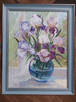 Лапшина Ольга - "Ирисы на окне", х, м, 45х35, 2025. Лапшина Ольга Игоревна 
Родилась 22 апреля 1957 