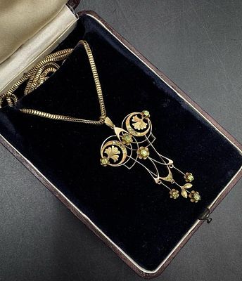 ЗОЛОТО 56 ПРОБА! МОДЕРН! ИЗУМИТЕЛЬНОЕ КОЛЬЕ С ДЕМАНТОИДАМИ НА ЦЕПОЧКЕ! 20,5 гр!. ЗОЛОТО 56 