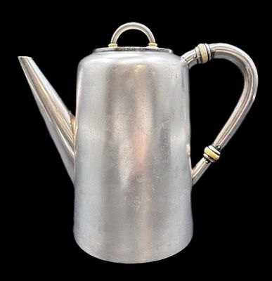 СЕРЕБРО 84 ПРОБА! ГРАЧЕВ, 1893 г! ЭЛЕГАНТНЫЙ ВЫСОКИЙ КОФЕЙНИК! МОДЕРН! 1.15 л! 735 гр!. СЕРЕБРО 