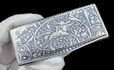 СЕРЕБРО ФРАНЦИЯ! ИЗУМИТЕЛЬНАЯ ТАБАКЕРКА С ИЗЯЩНОЙ ФРАНЦУЗСКОЙ ЧЕРНЬЮ "ЦАПЛЯ"! 102 гр!. СЕРЕБРО 