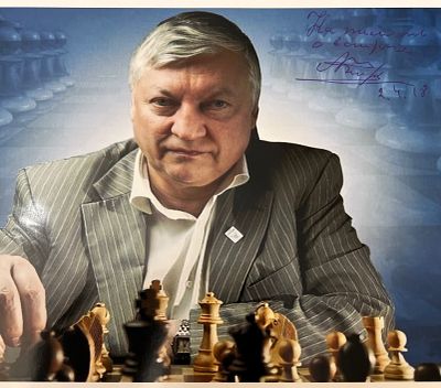 Автограф. Анатолий Карпов
Советский и российский шахматист, гроссмейстер, 12-й чемпион мира 