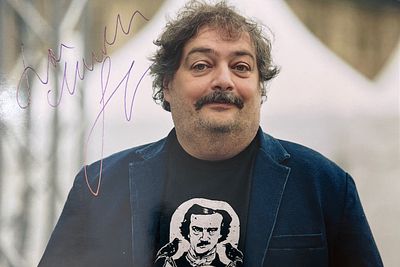 Автограф. Дмитрий Львович Быков (при рождении Зильбертруд) — российский писатель, поэт и 