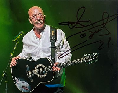 Автограф. Александр Розенбаум
Советский и российский певец, автор-исполнитель, поэт, музыкант 