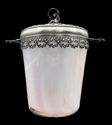 СЕРЕБРО 950 ПРОБА, ФРАНЦИЯ XIX в! БОЛЬШАЯ, ВОСХИТИТЕЛЬНАЯ БИСКВИТНИЦА СО СКУЛЬПТУРНОЙ КРЫШКОЙ!. С 