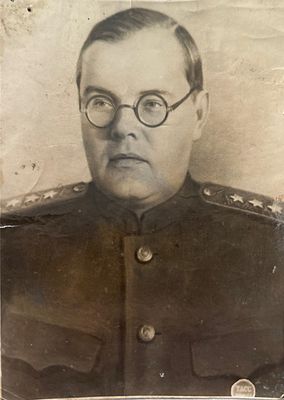 [Из архива скульптура Гендельман Е.А]. 10х14 см.