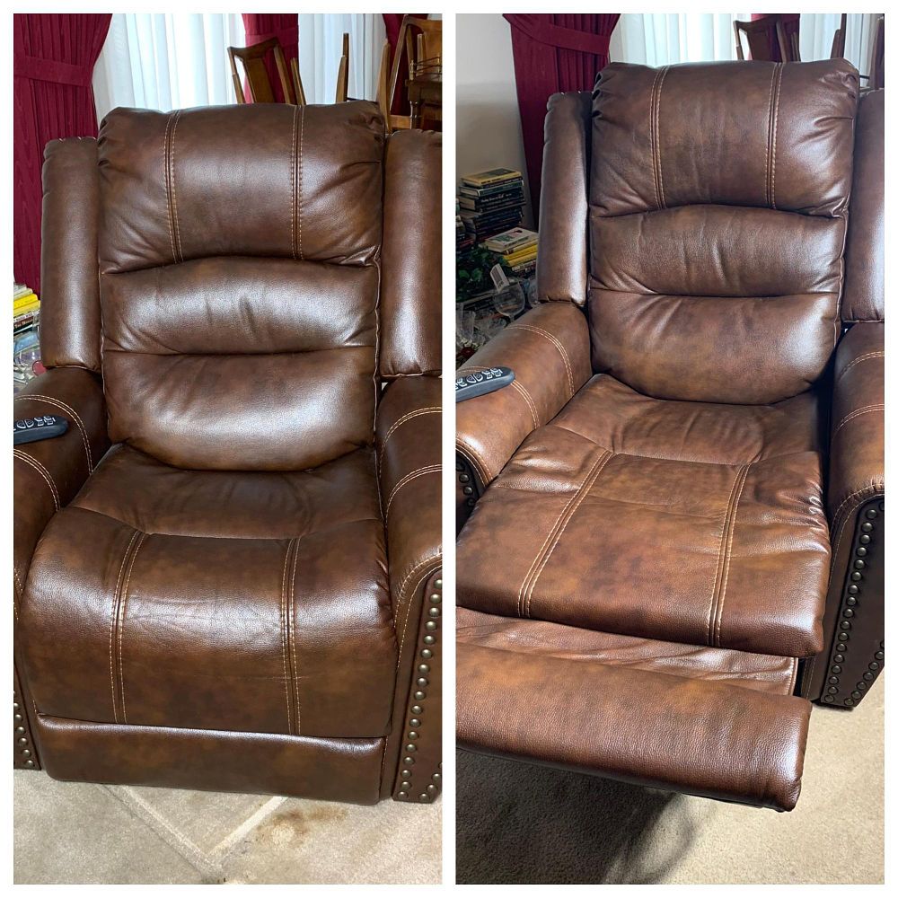Flexsteel Power Recliner and Power Lift Chair. Working condition with directions and remote. No 