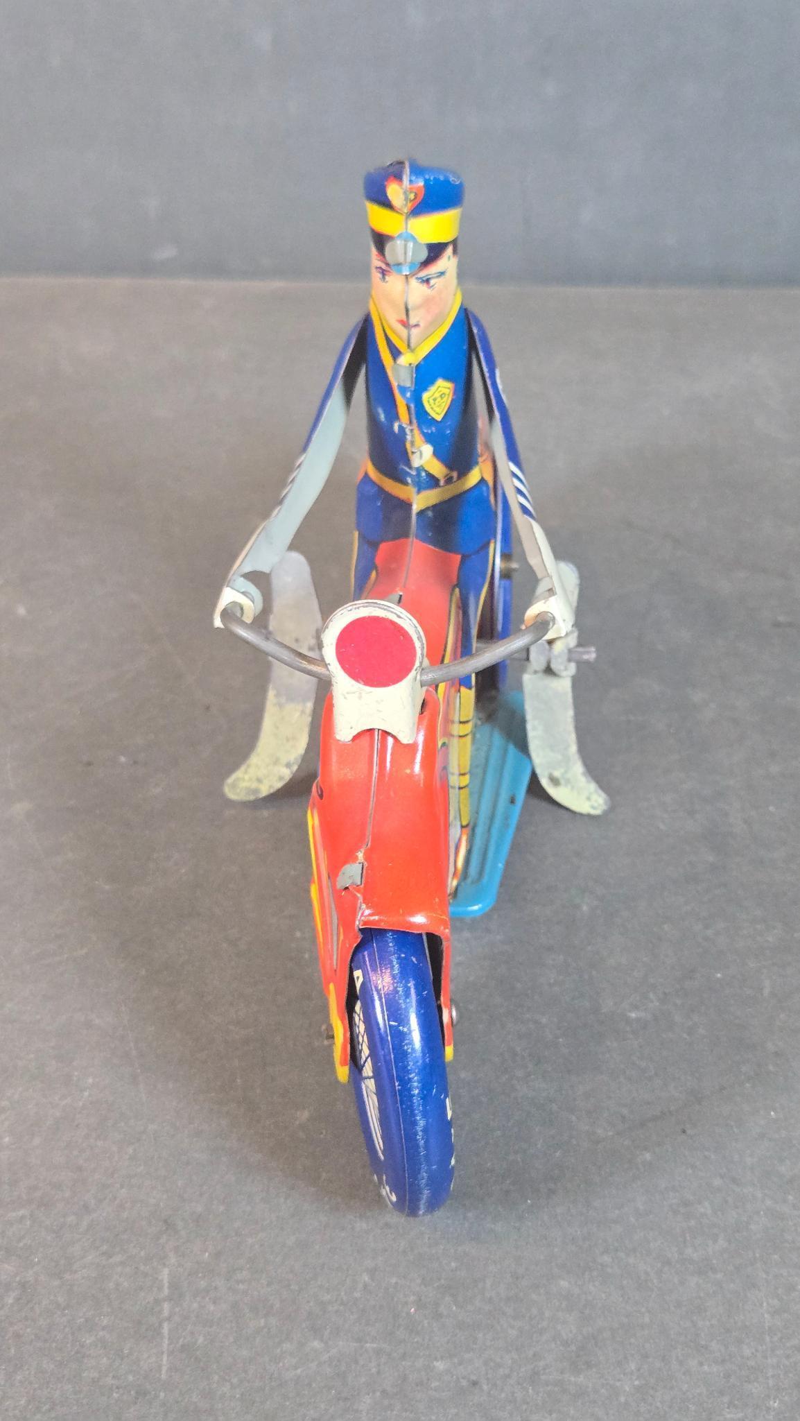 □１９６８年□Hans Clodhopper◇１８cm◇ Cop◇ Bonhams : Hans Coper Important tall bottle vase with disc, circa 1968