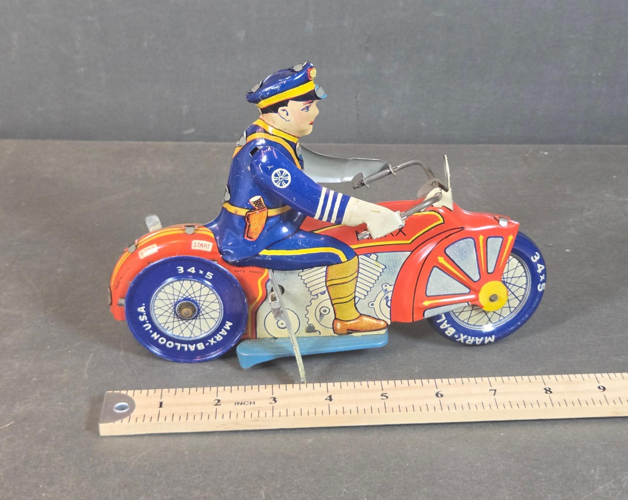１９６８年・Hans Clodhopper・高さ１８cm◇ Cop◇ □1968年□Hans Clodhopper◇18cm◇ Cop◇ Vintage Tin Wind Up Toy