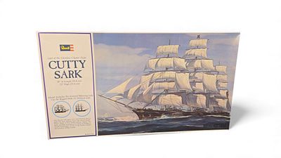 Revell Cutty Sark H-399 Plastic Model Kit, Unbuilt. A Revell Cutty Sark H-399 plastic model kit 