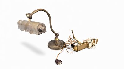 Vintage Art Nouveau Adjustable Library Lamp in Brass. A Vintage Art Nouveau Adjustable Library 