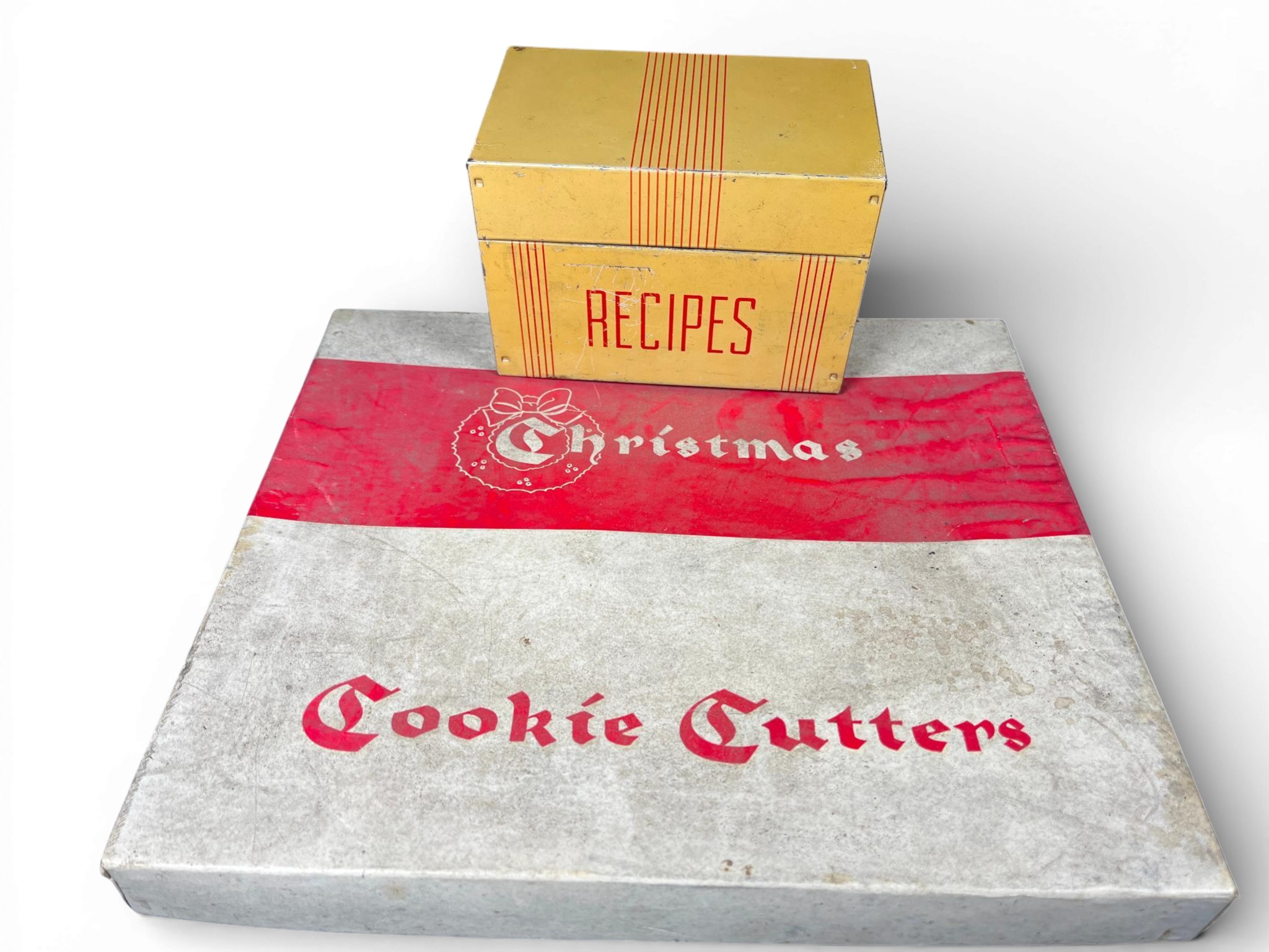 Lot 6446 - Vintage HRM Christmas Red Plastic Cookie Cutter Set of with ...