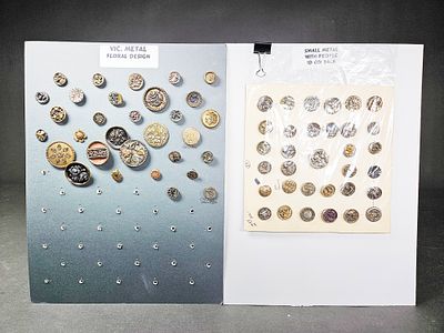 A Collection of Victorian and Early 20th Century Metal Picture and Floral Buttons. This 
