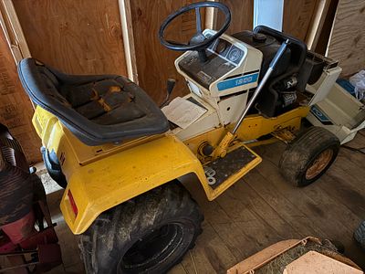 International Cub Cadet 1200 Garden Tractor. This International Cub Cadet 1200 is a garden 