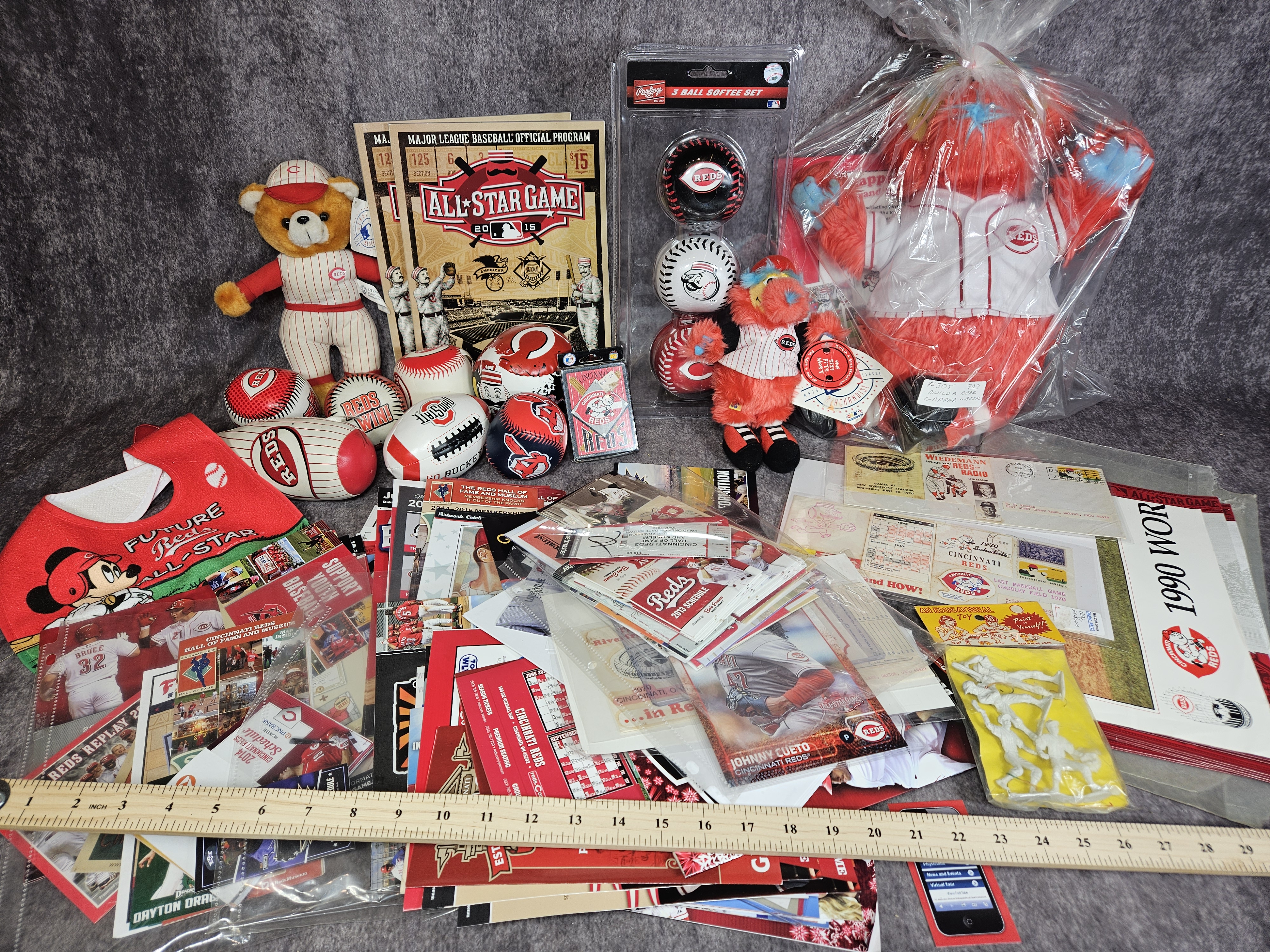 Lot 17646 - Collection of Cincinnati Reds Baseball Memorabilia and ...