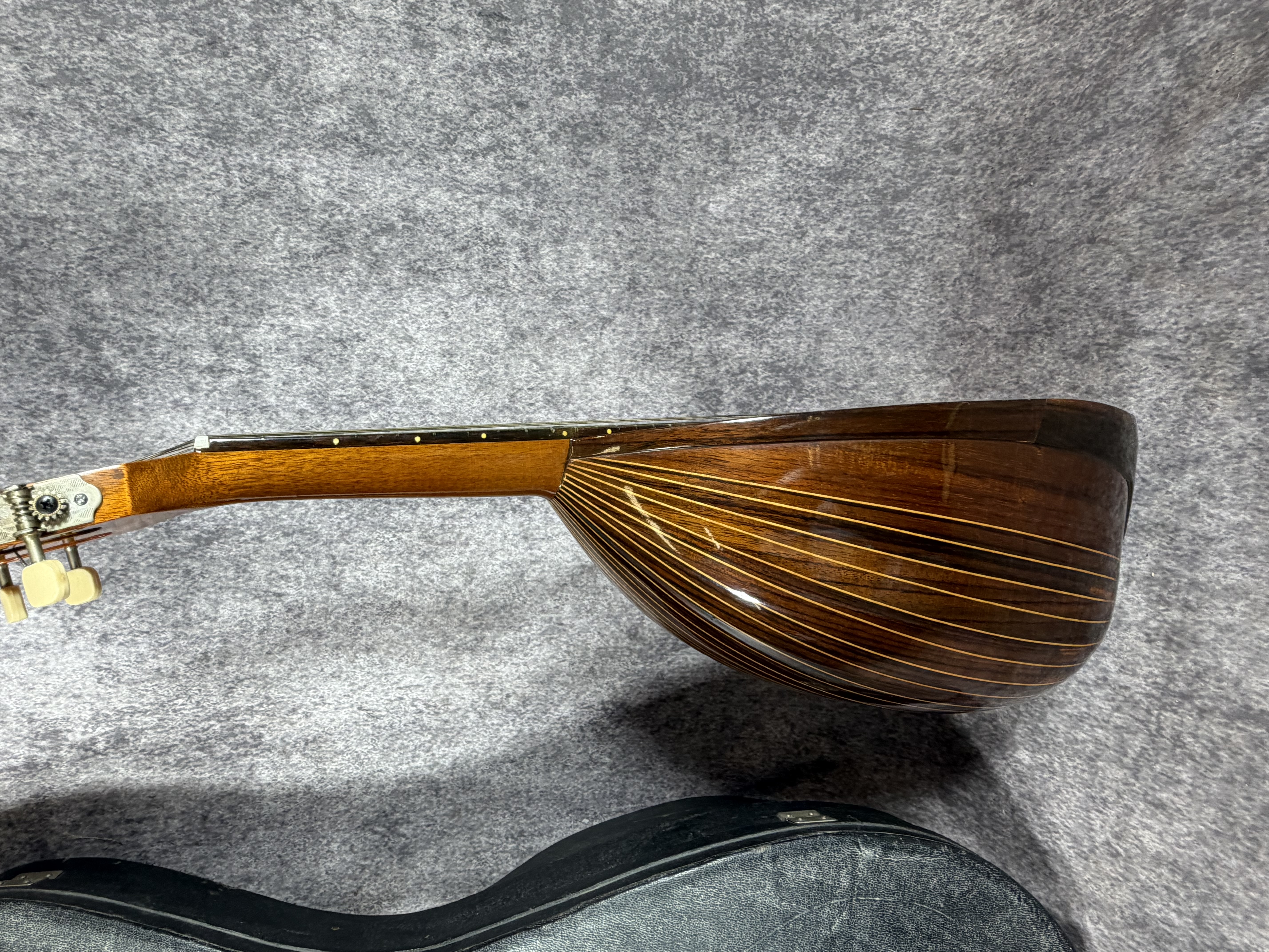 1970 Suzuki Violin Co. No. 230 Bowl-back Mandolin with Case