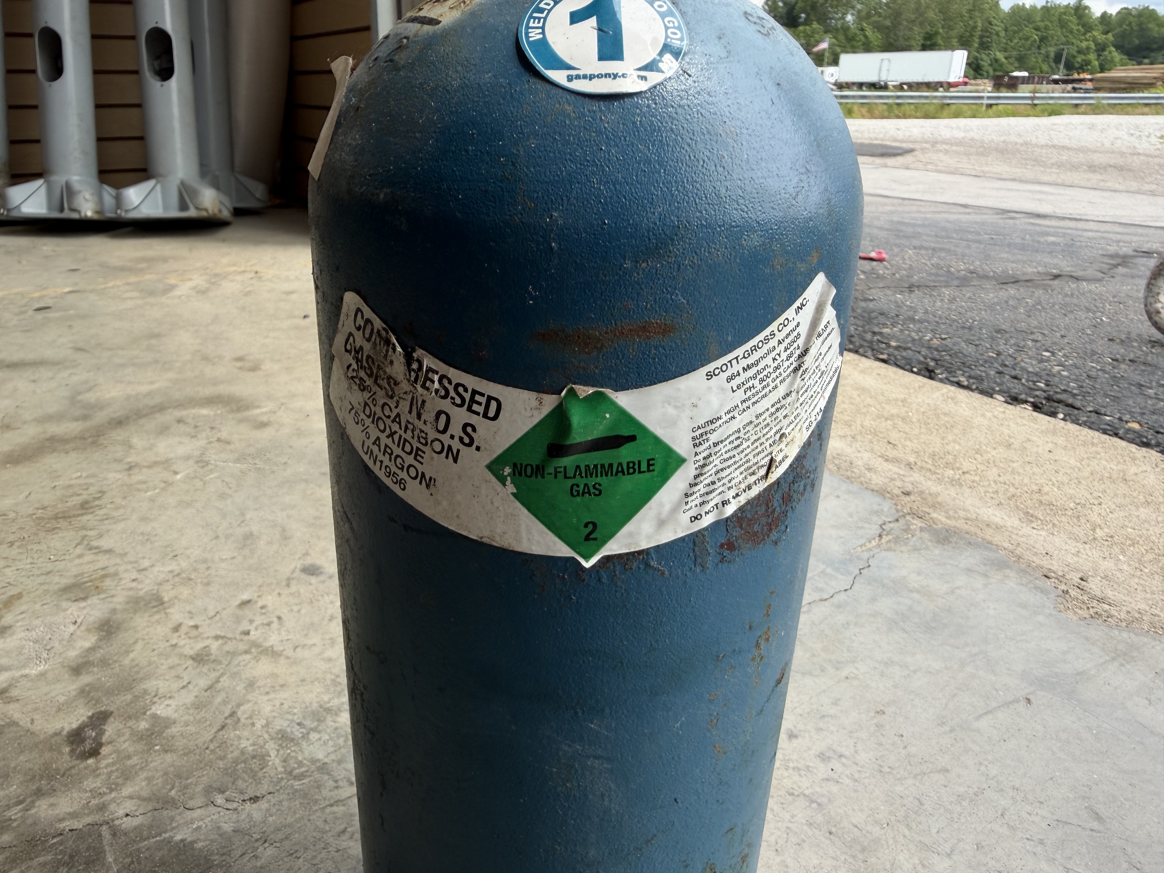 Portable C25 Welding Gas Cylinder with Hobart Ar/CO2 Flowmeter Regulator