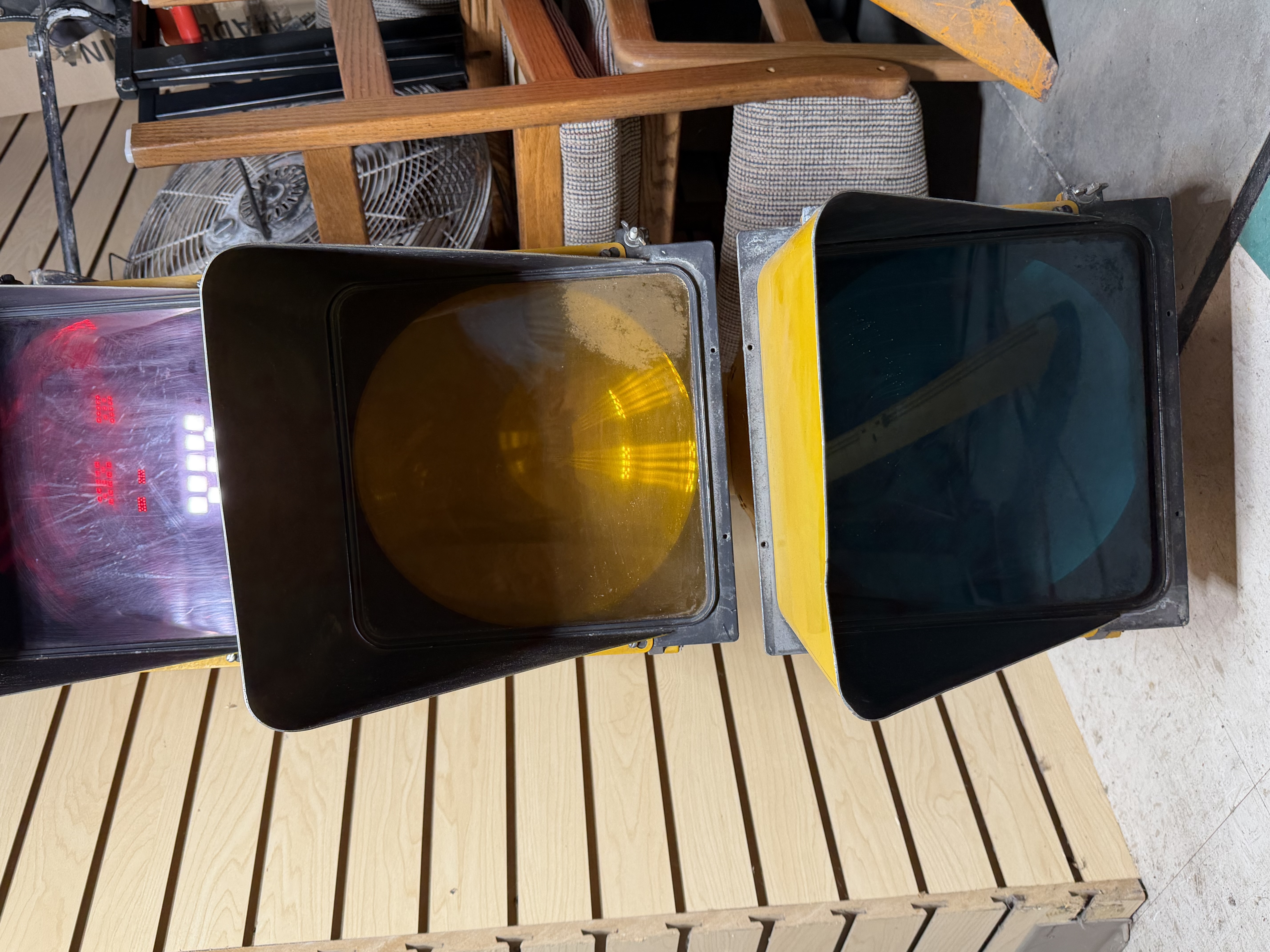 3M and Marbelite Yellow Metal Three Section Traffic Signal