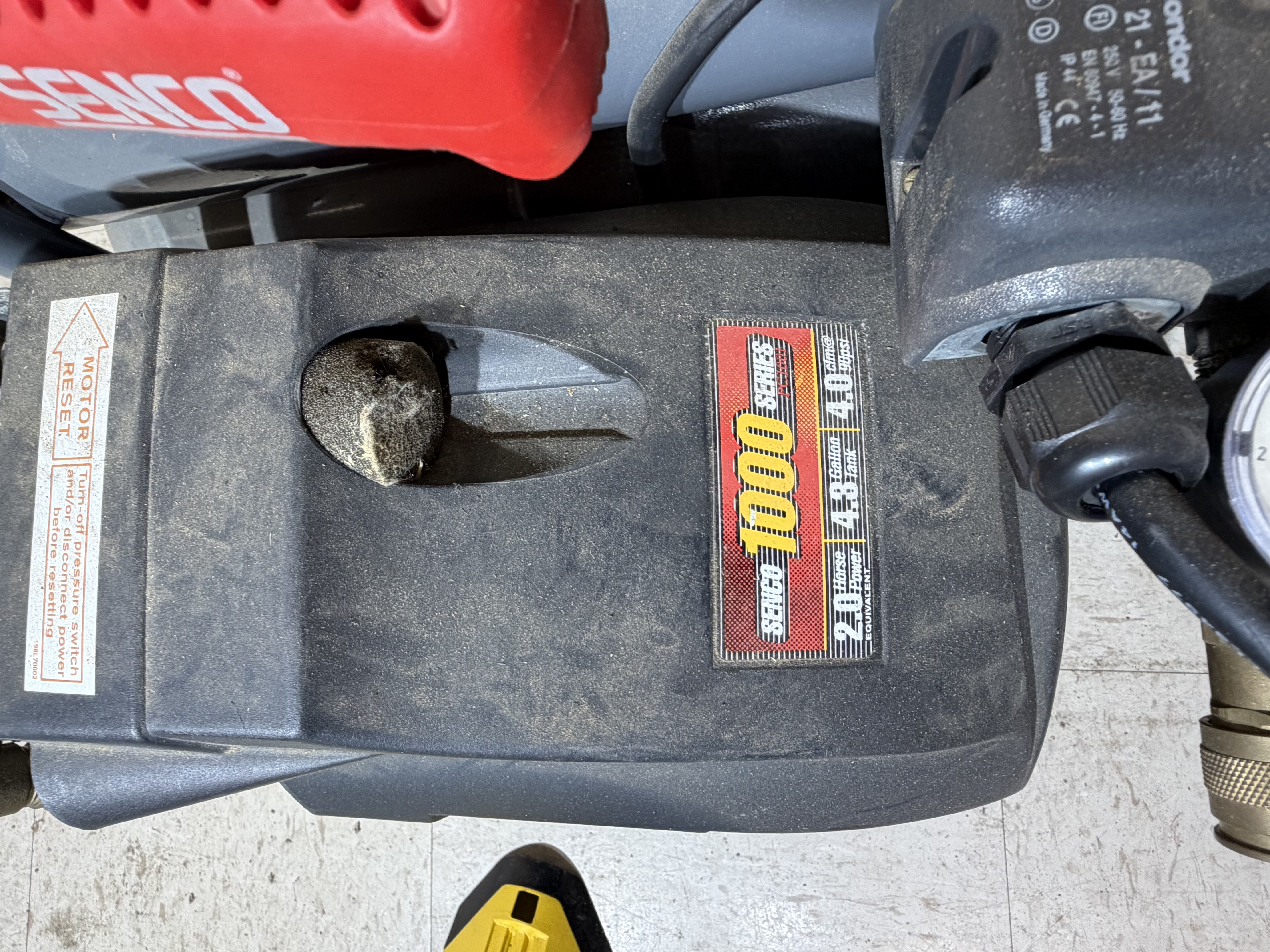 Senco 1000 Series PC1000 Portable Twin Stack Air Compressor