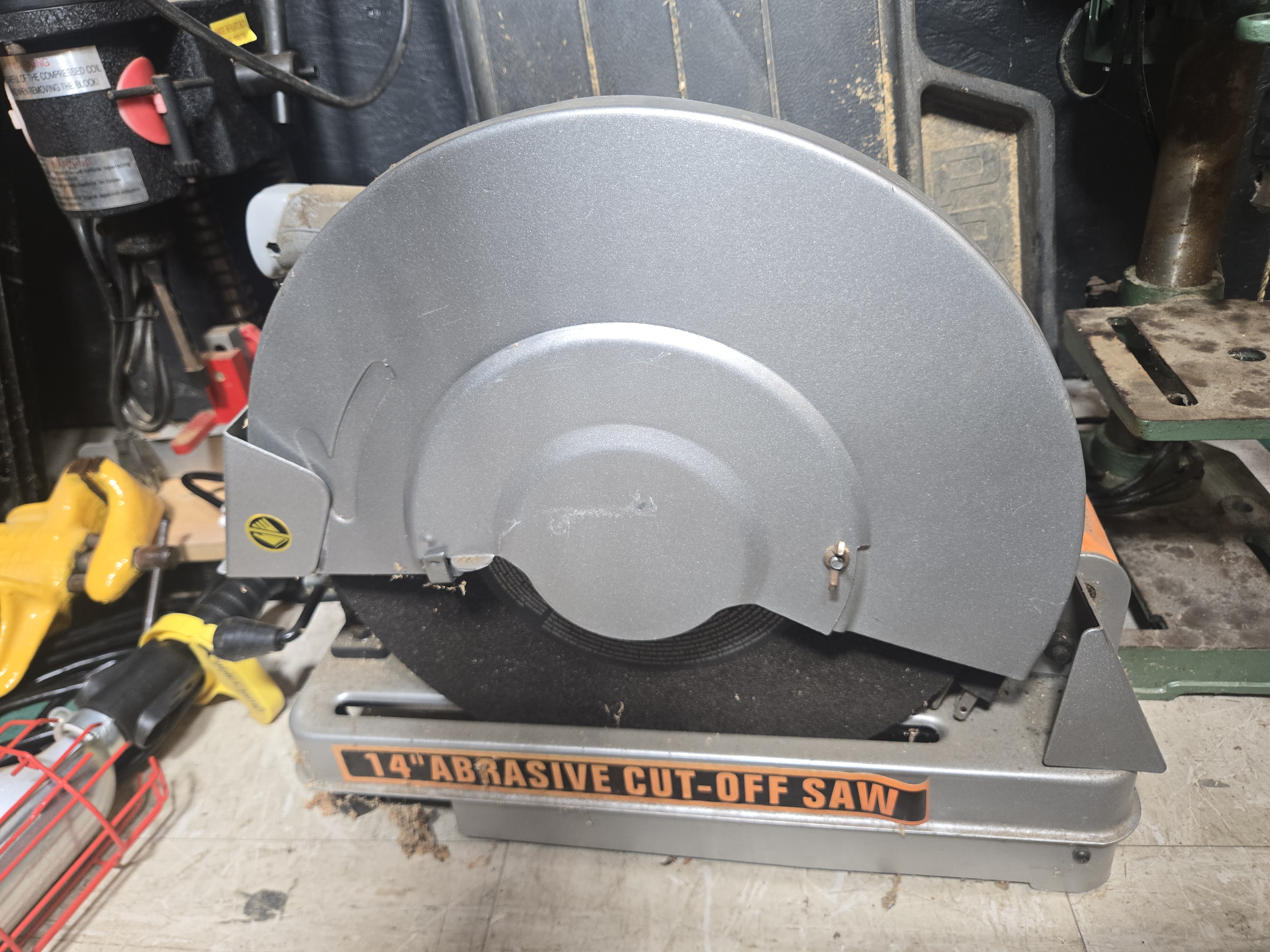 An Assortment of Workshop Power Tools, Equipment, and Portable Lighting