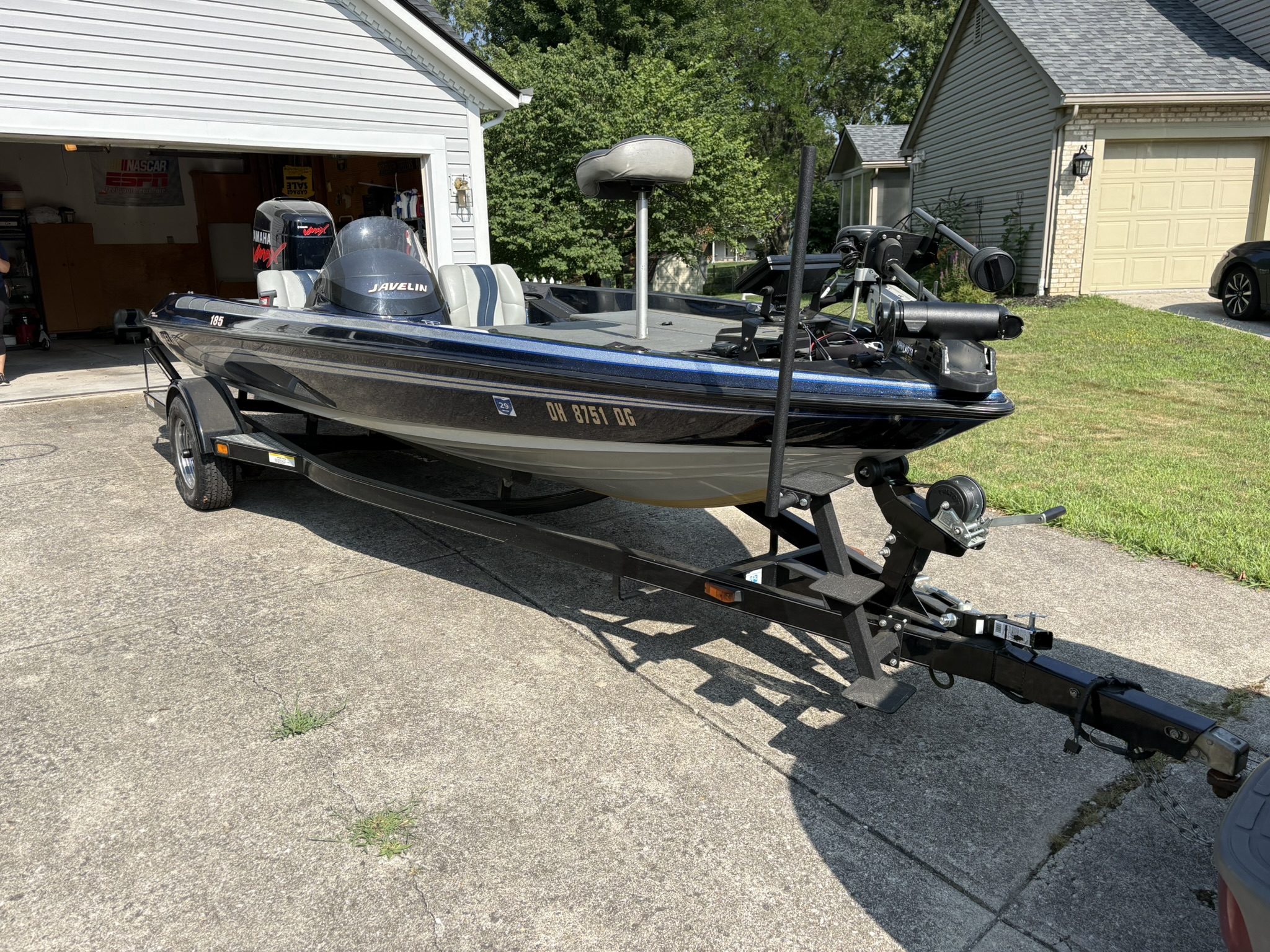2002 Javelin 185 Bass Boat with 150 HP Yamaha Vmax Outboard and 2003 Javelin Trailer