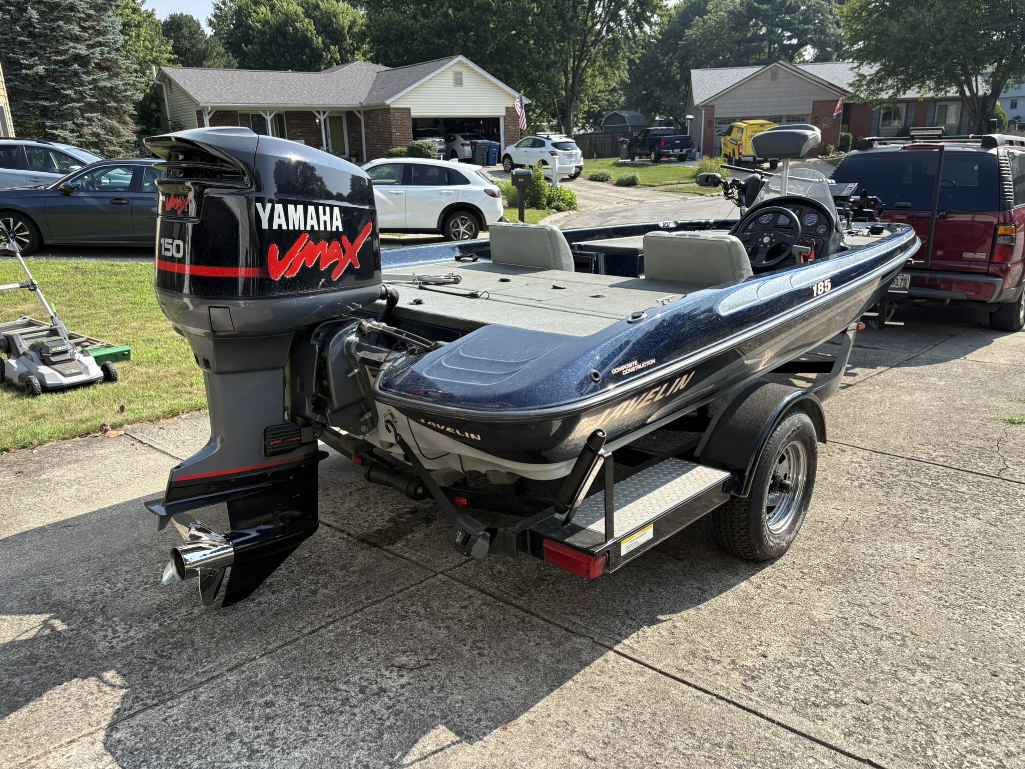 2002 Javelin 185 Bass Boat with 150 HP Yamaha Vmax Outboard and 2003 Javelin Trailer