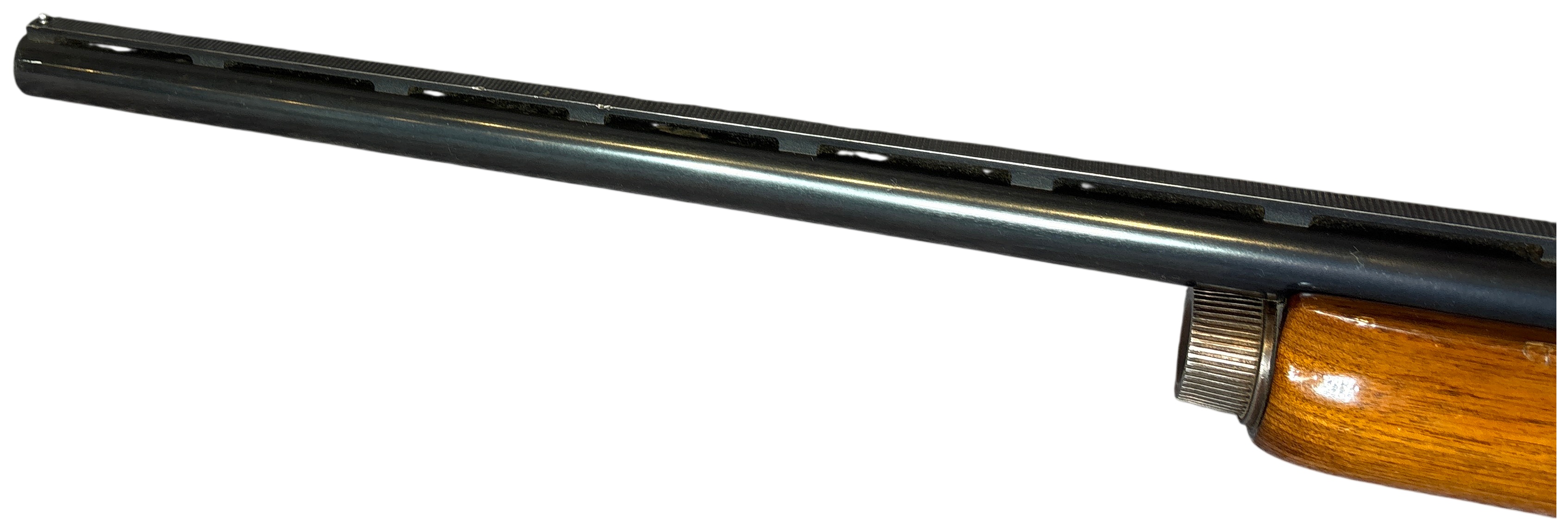 * Remington Model 1100 Semi-Automatic Shotgun 12 Gauge with 25 Inch Barrel