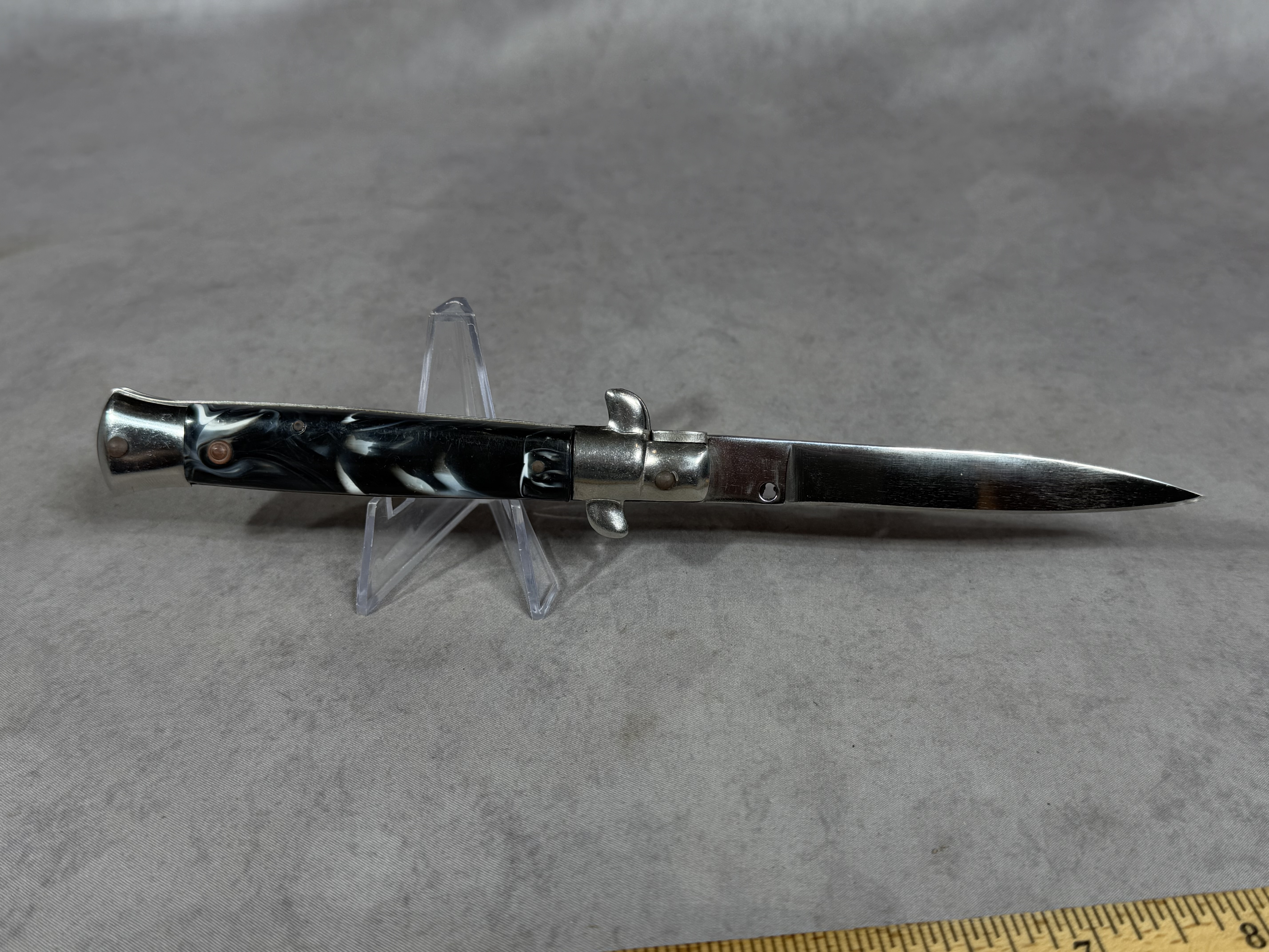Italian Style Stiletto Switchblade with Marbled Synthetic Scales