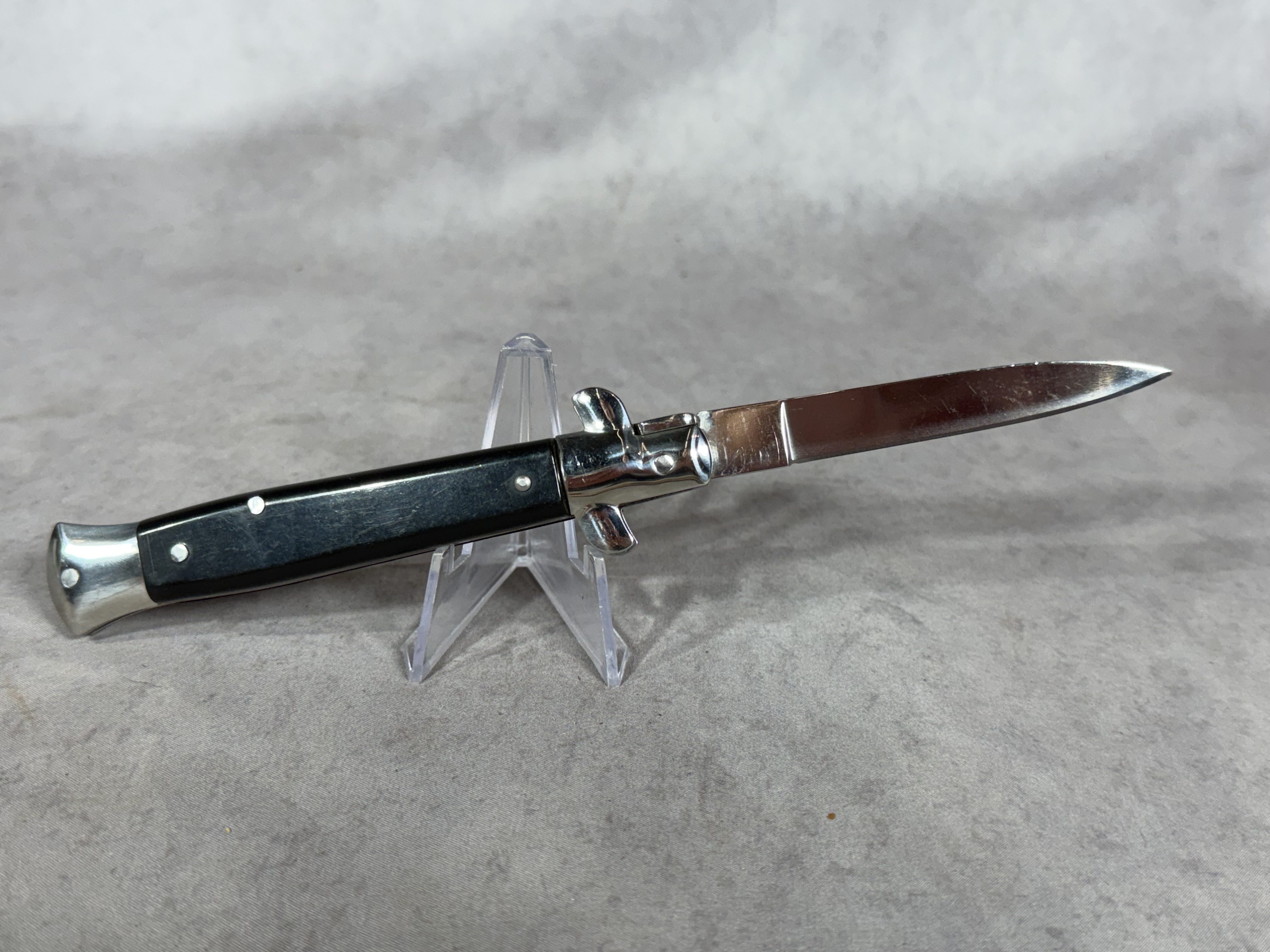 Italian Stiletto Automatic Knife with Black Synthetic Scales