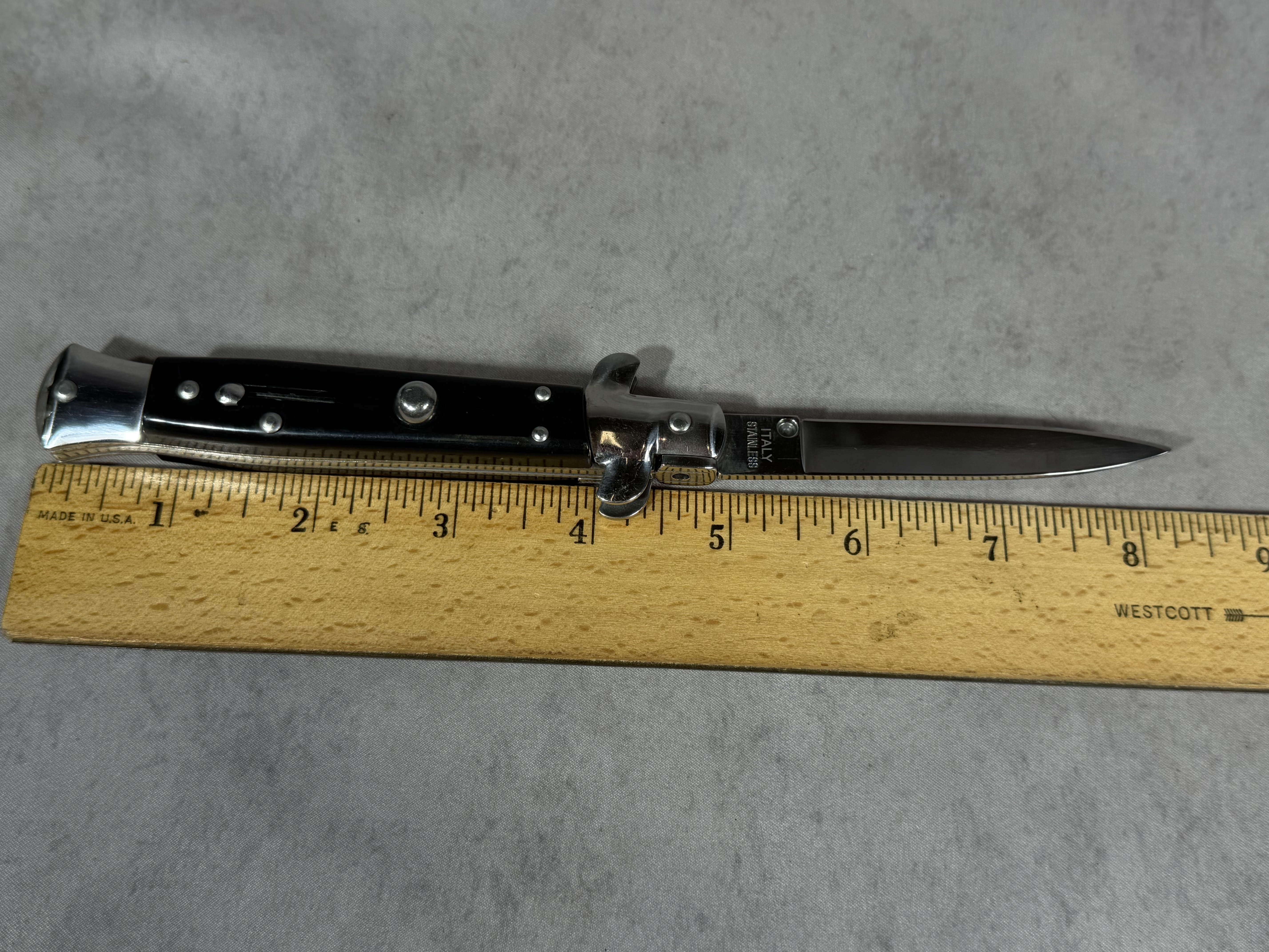 Italian Stiletto Automatic Knife with Black Synthetic Scales