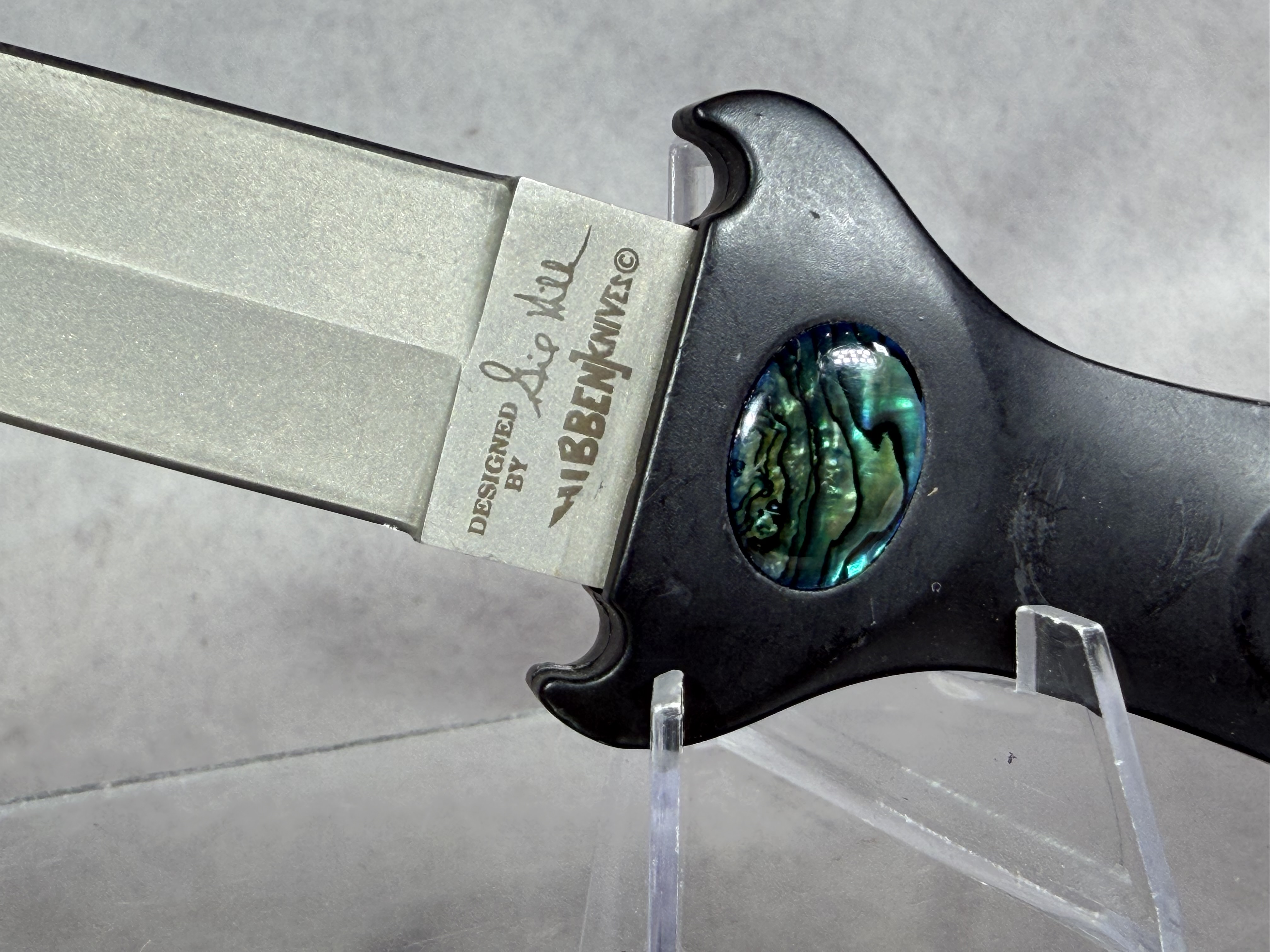 United Cutlery UC 466 Gil Hibben Presentation Dagger with Abalone Inlays