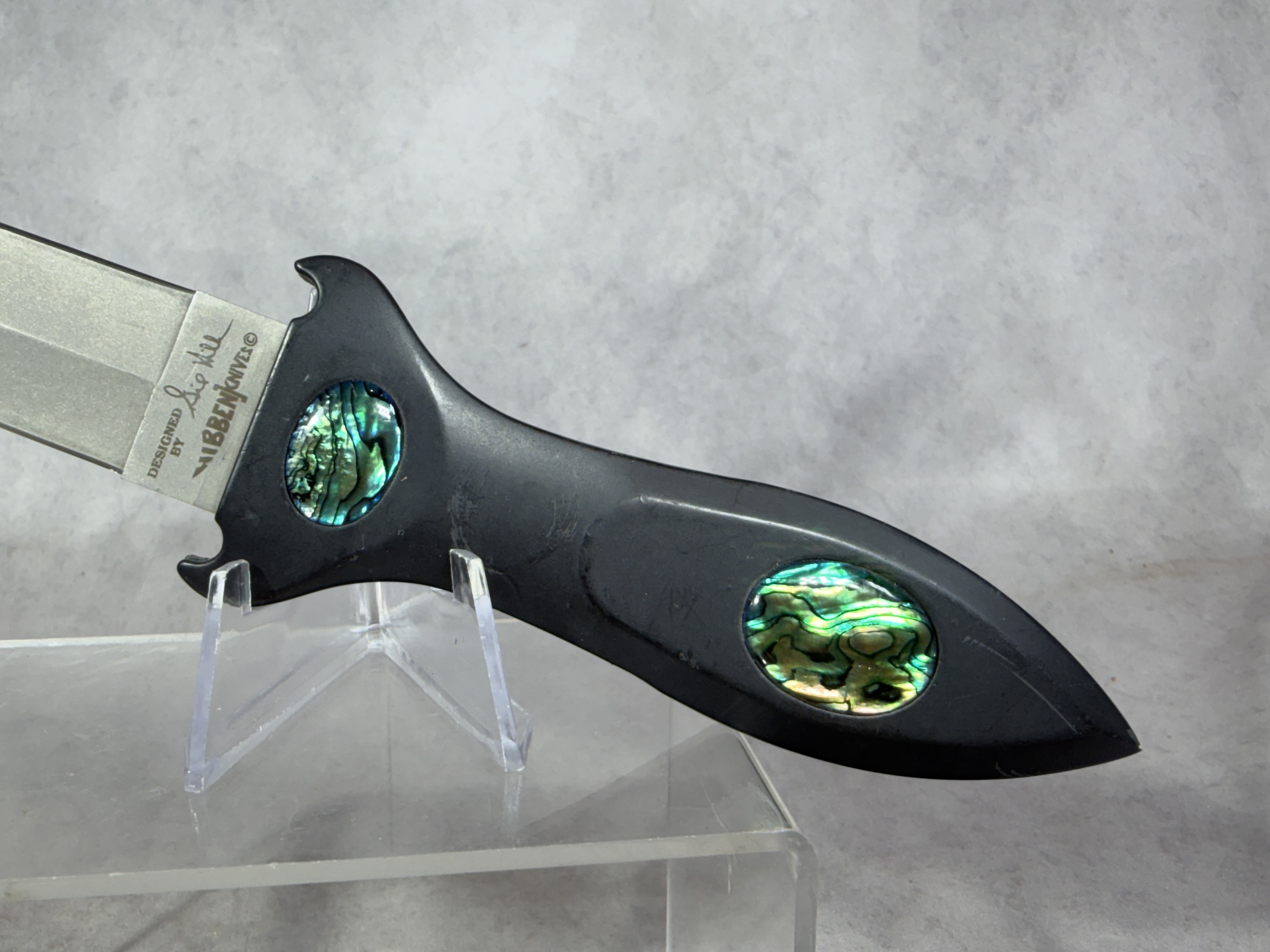 United Cutlery UC 466 Gil Hibben Presentation Dagger with Abalone Inlays
