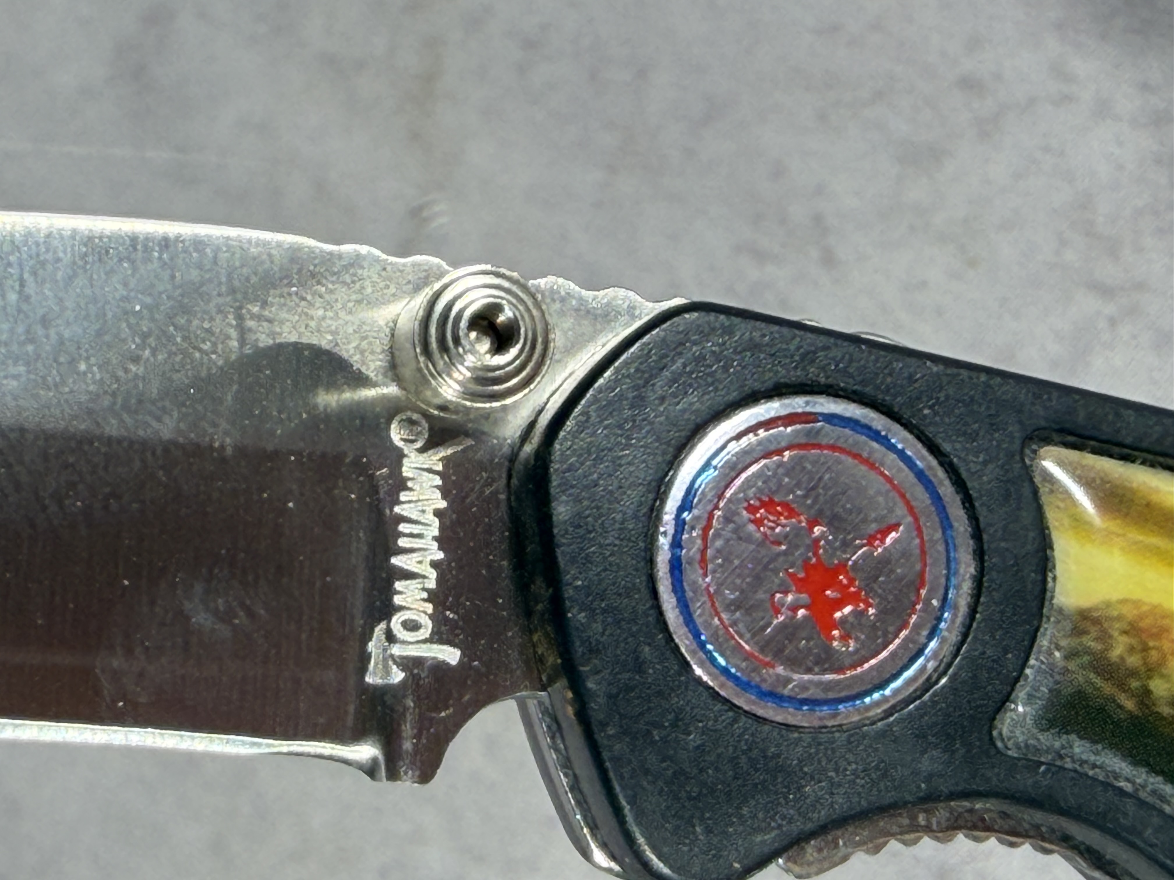 Tomahawk Folding Pocket Knife with Eagle Graphic Inset