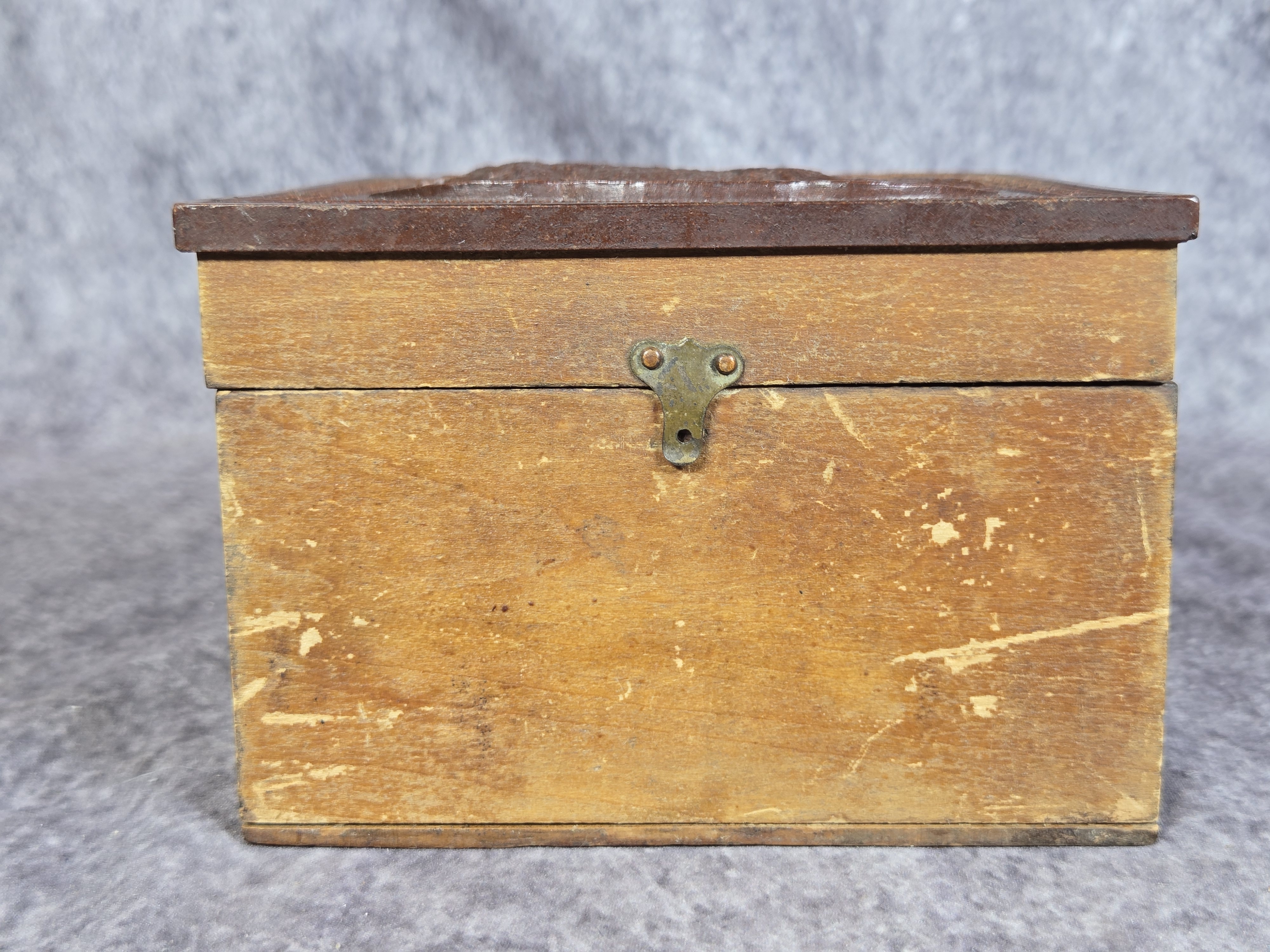 Victorian Wooden Collar Box with Gutta Percha Dog Motif Lid