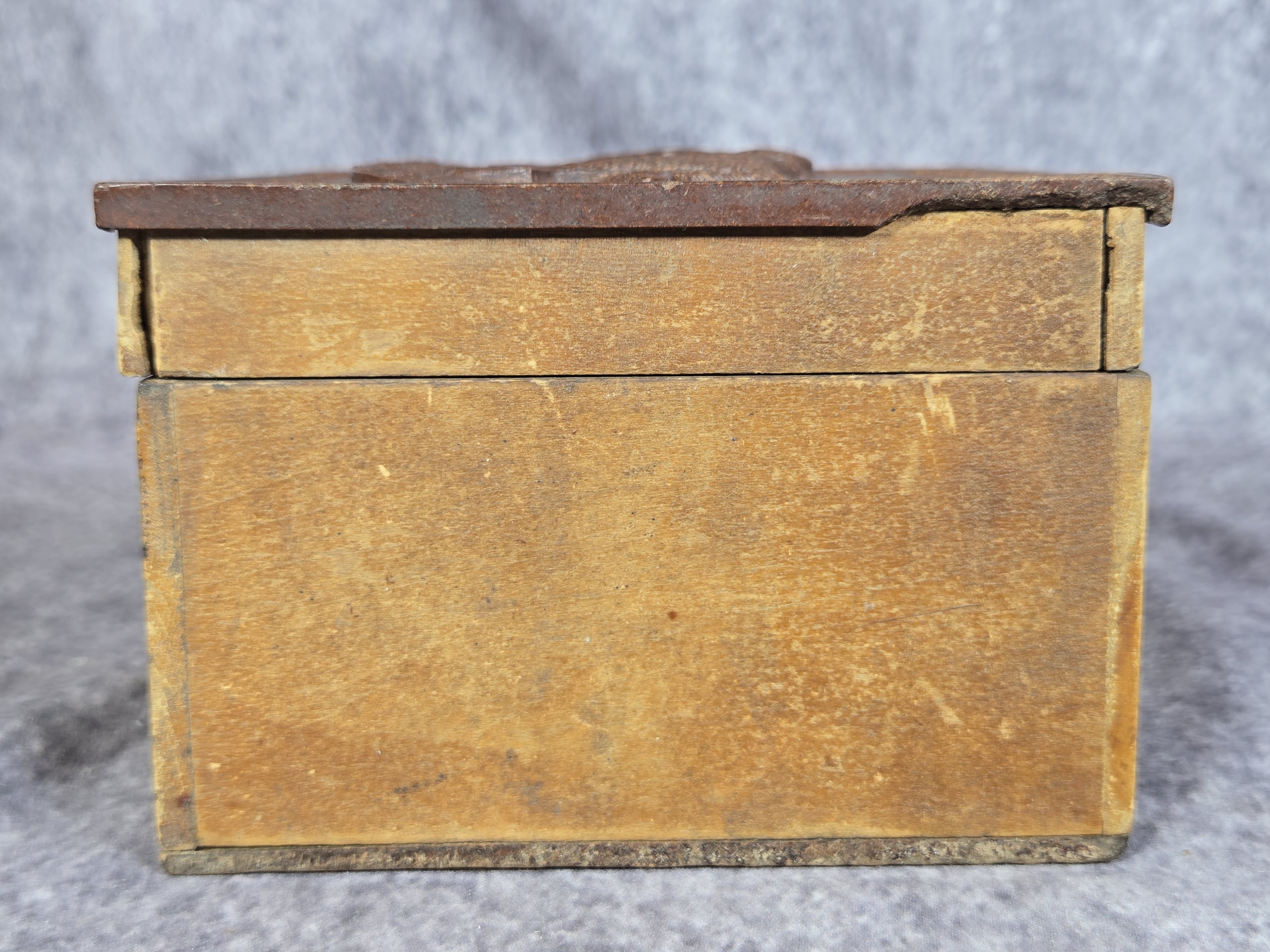 Victorian Wooden Collar Box with Gutta Percha Dog Motif Lid