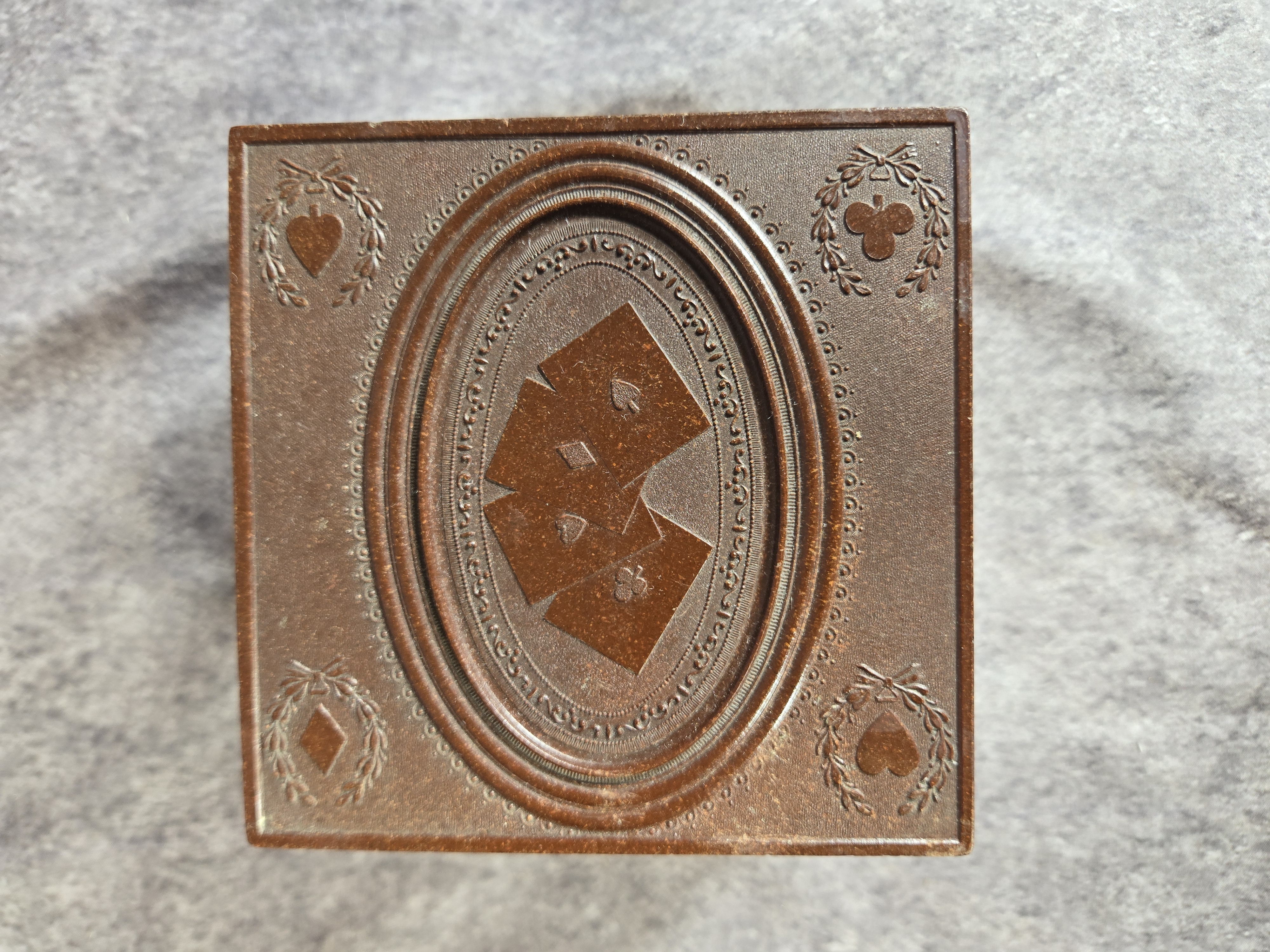 Antique Montgomery Ward Wooden Collar Box with Gutta Percha Lid