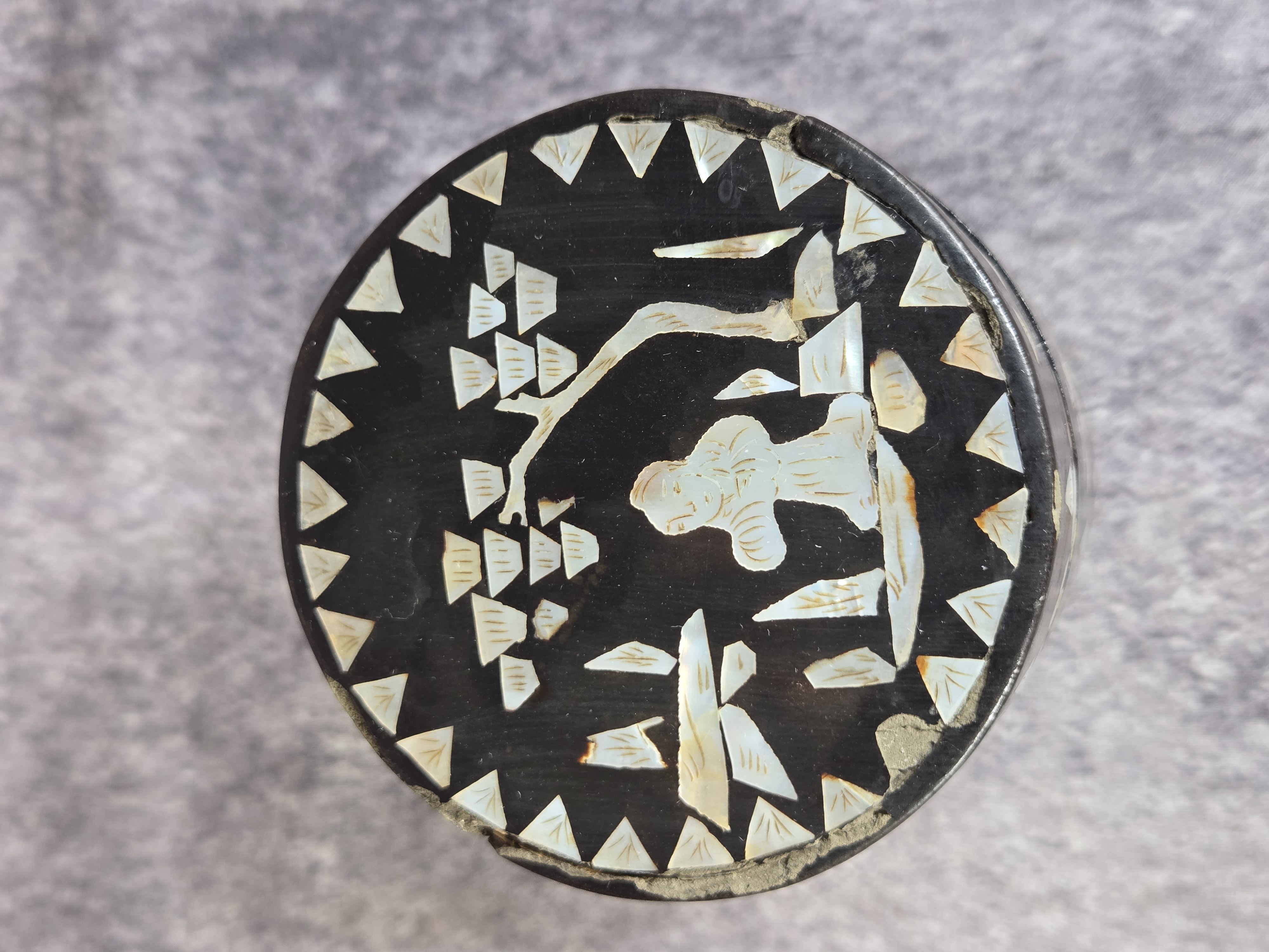 Republic Period Chinese Laque Burgaute Mother of Pearl Inlaid Lacquer Box