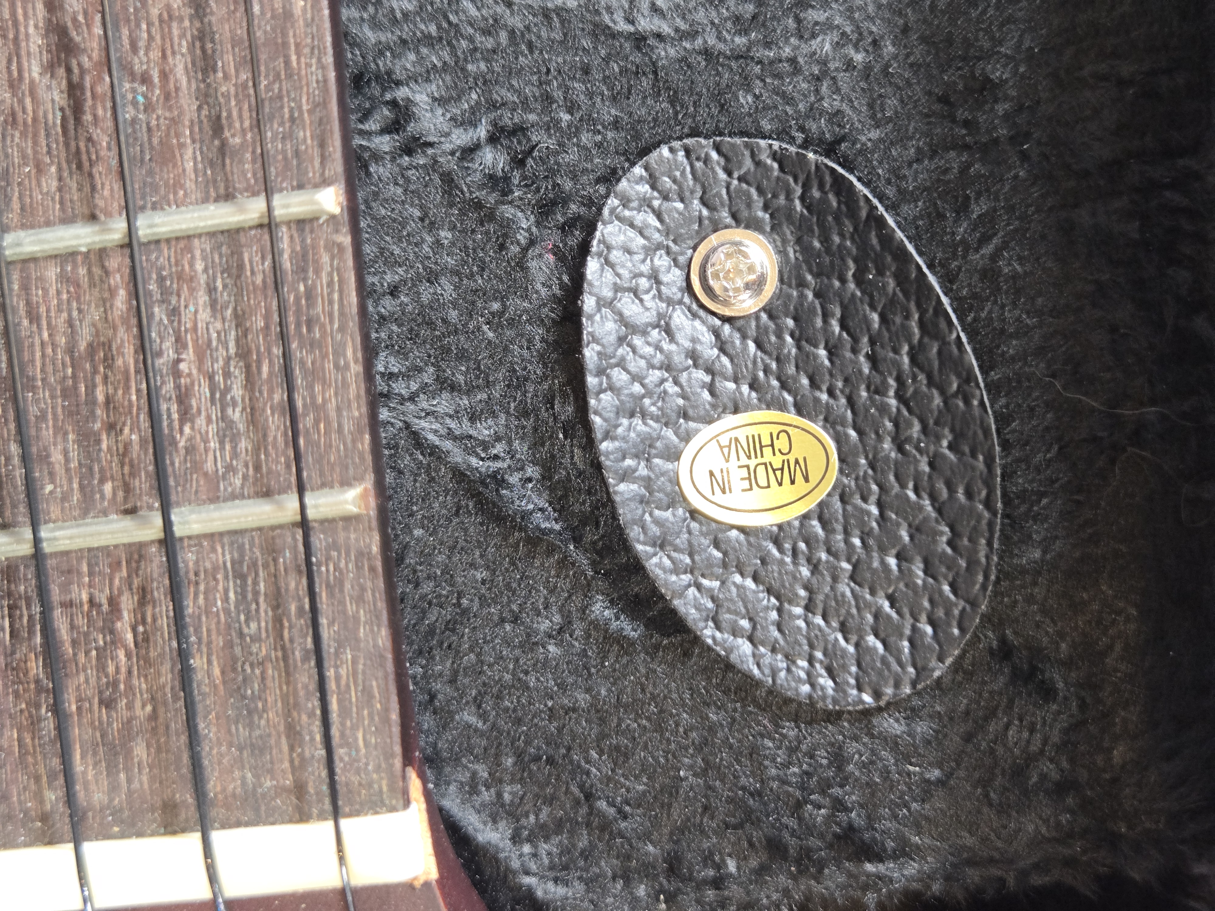 Kohala KO-C Mahogany Stained Concert Ukulele with Case