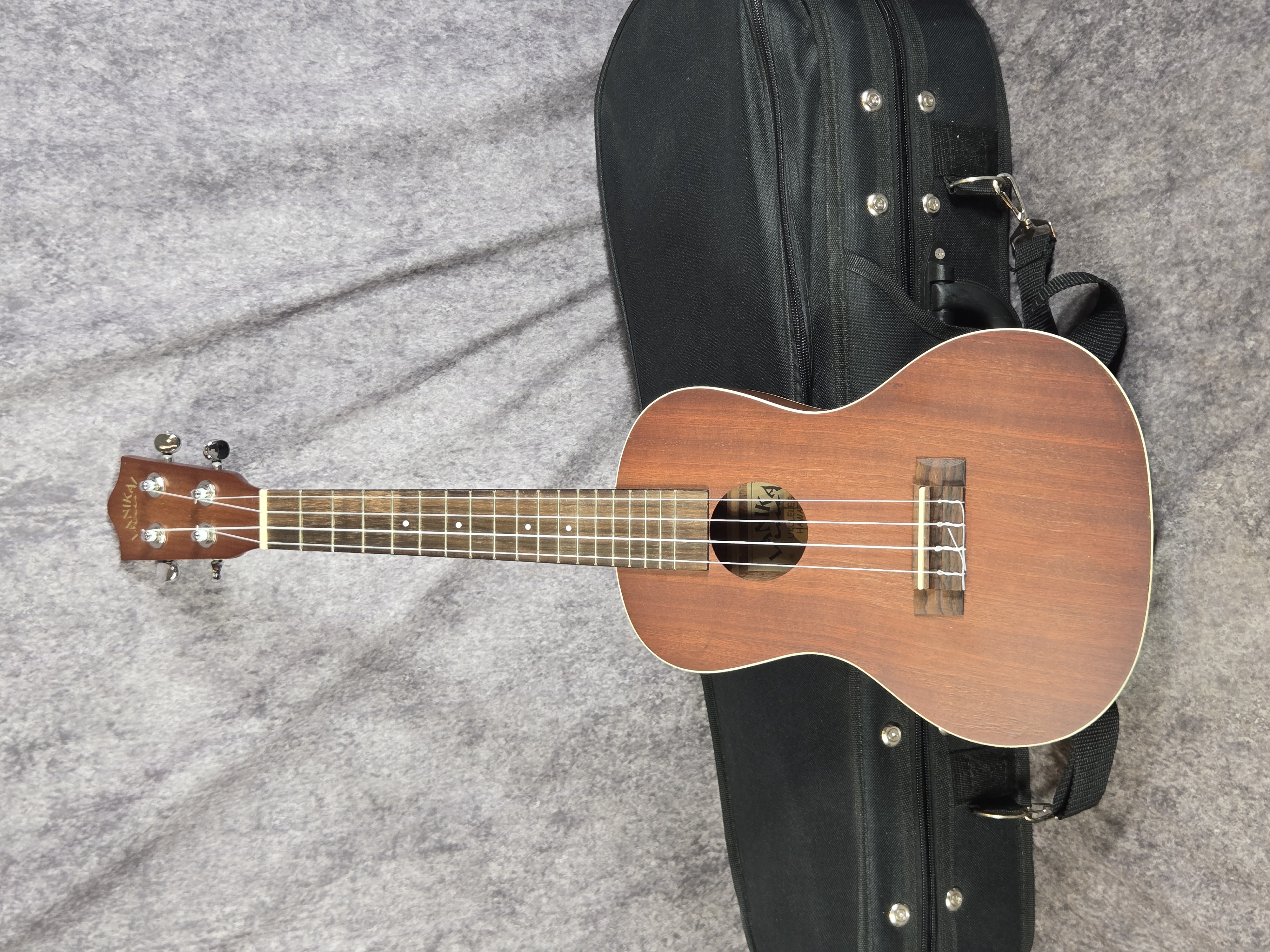Lanikai Model LU-21C Mahogany Concert Ukulele with Case