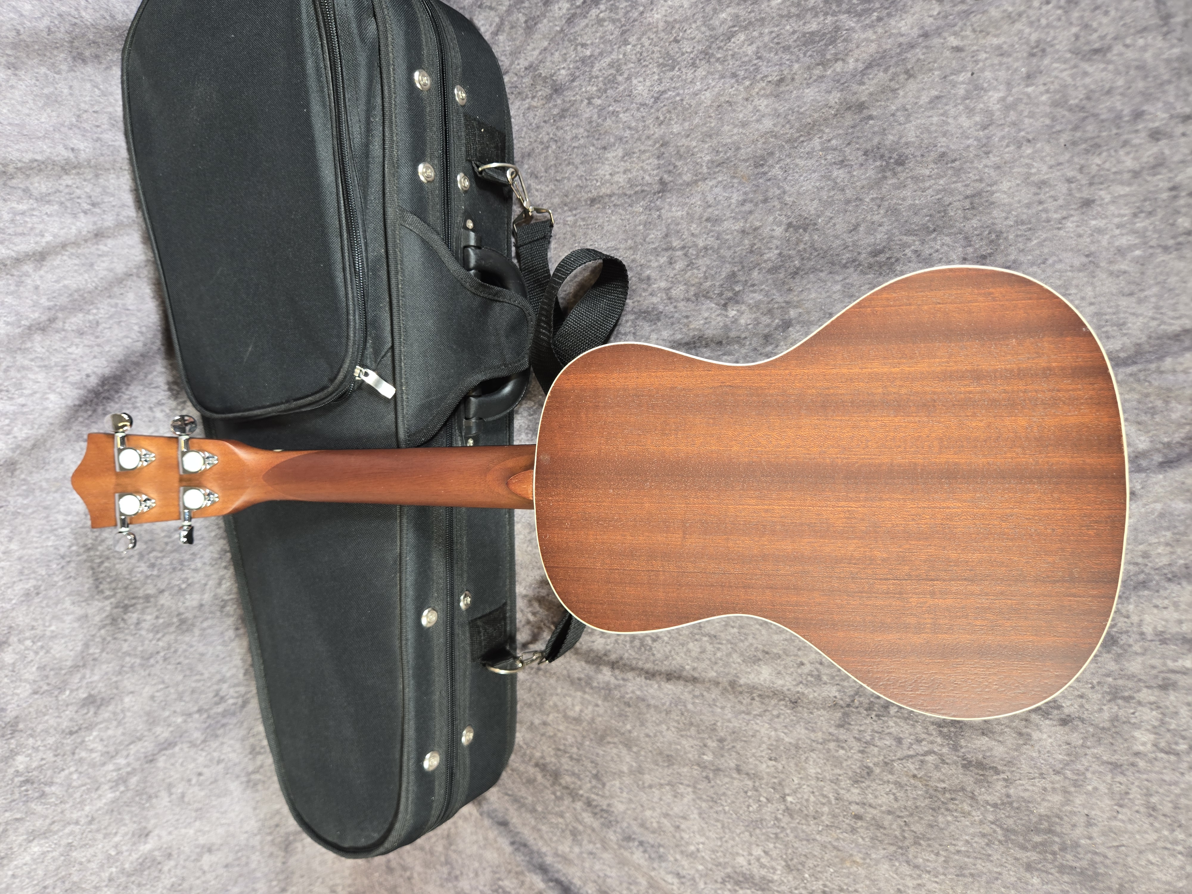 Lanikai Model LU-21C Mahogany Concert Ukulele with Case