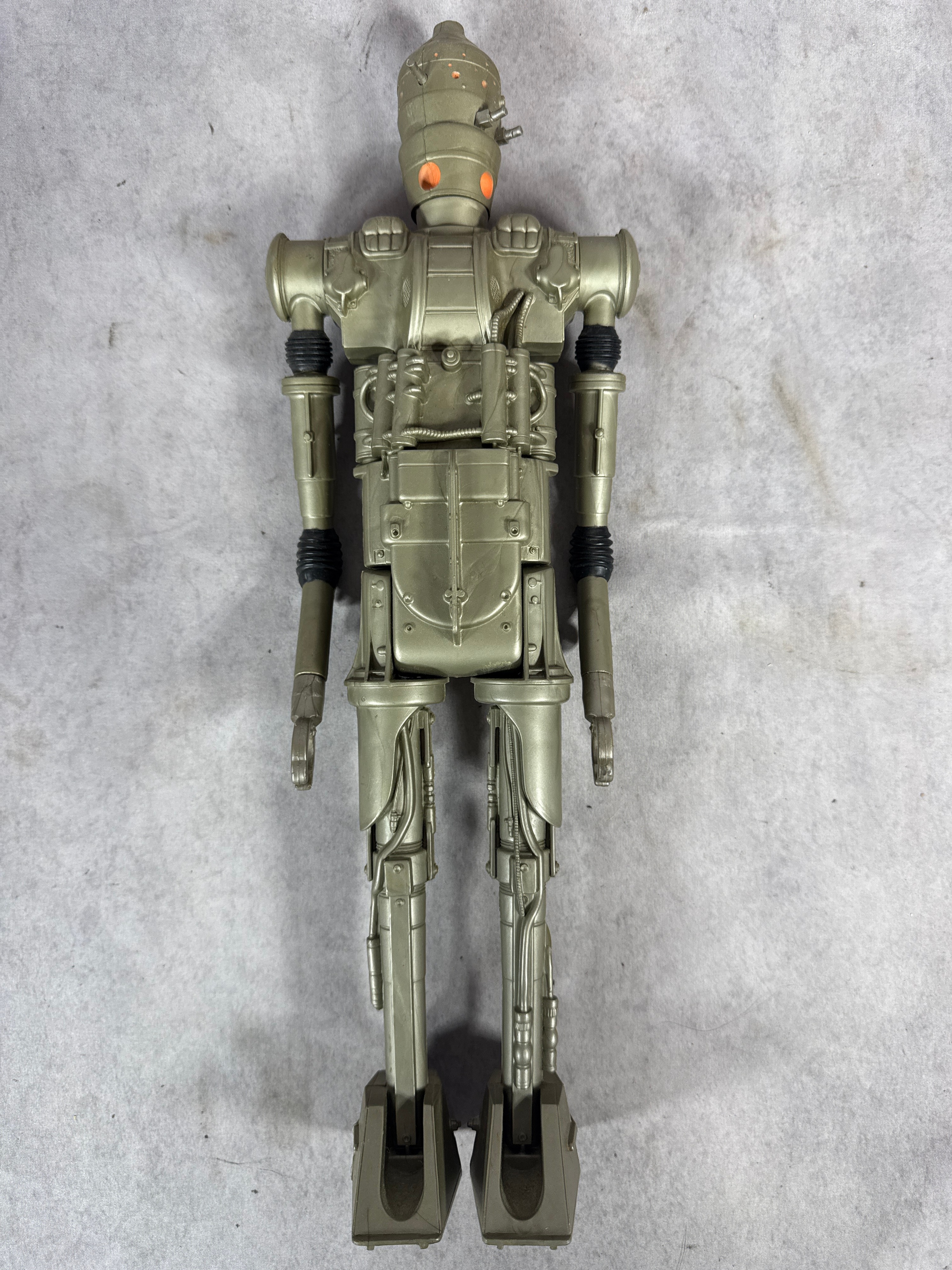 CONTENTS LOT: Eight Vintage Kenner Star Wars Large Size Action Figures