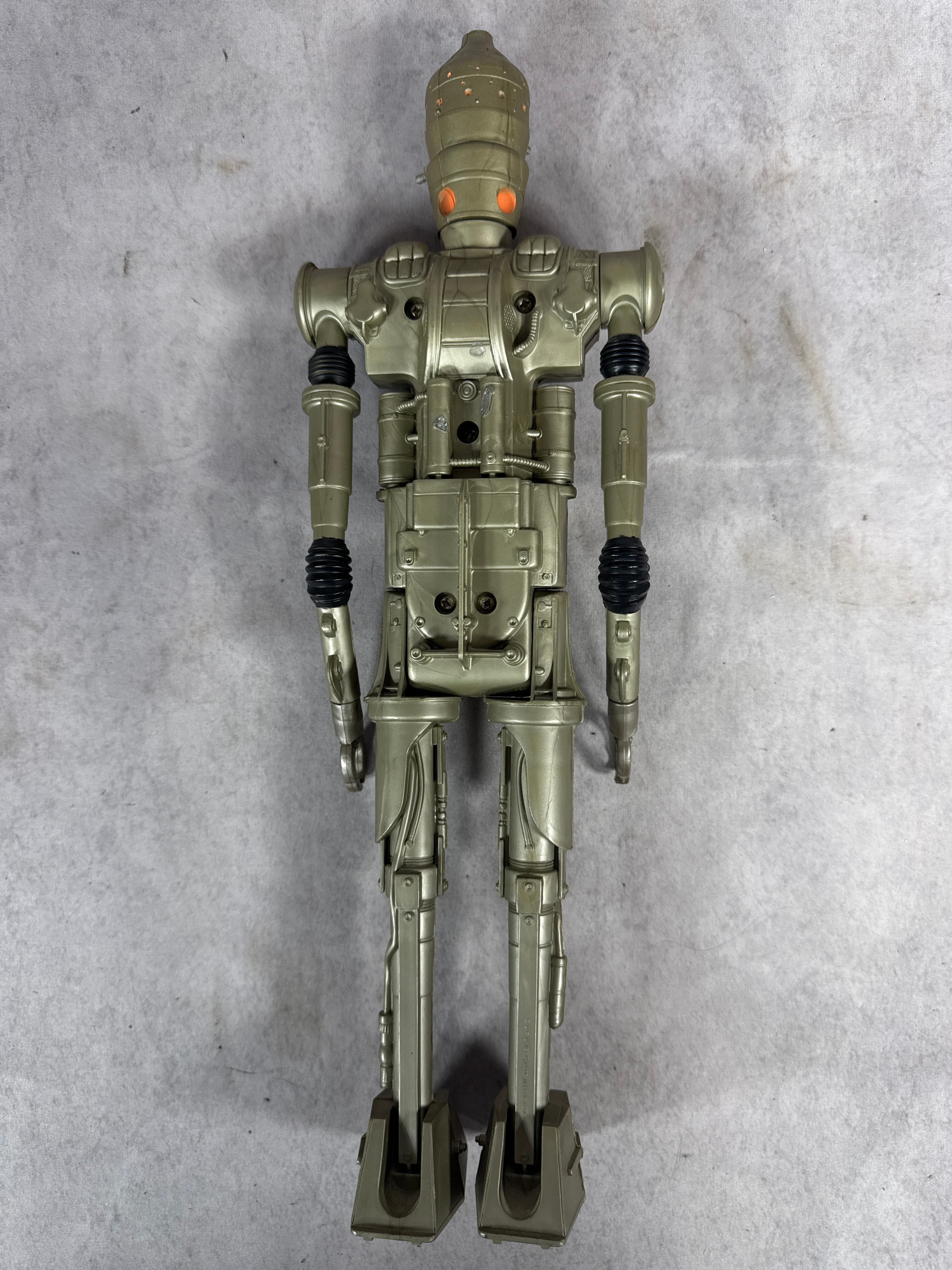 CONTENTS LOT: Eight Vintage Kenner Star Wars Large Size Action Figures