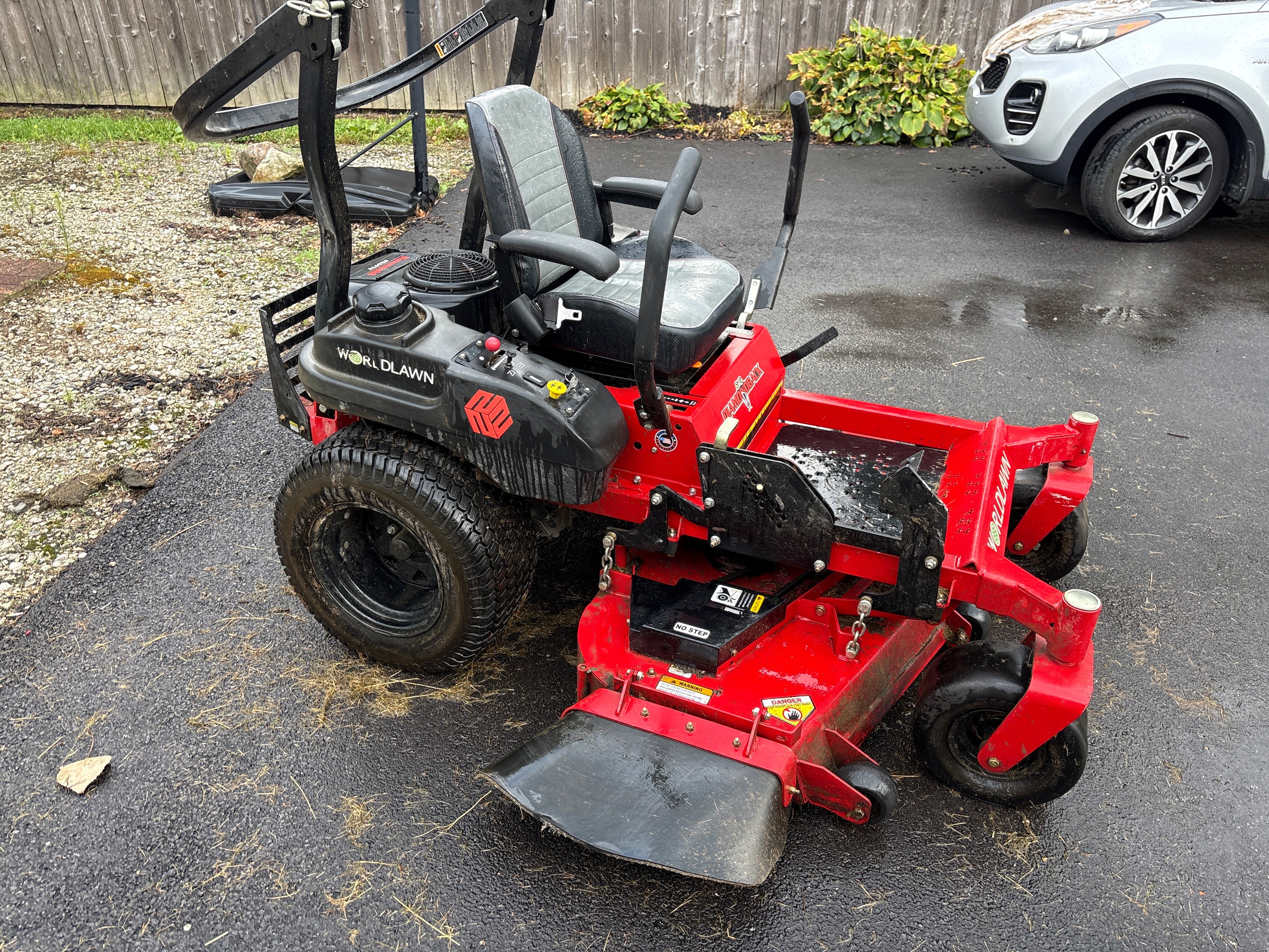 140.5 hours Worldlawn Diamondback 52 Inch Zero Turn Riding Mower with Kawasaki FR691V Engine