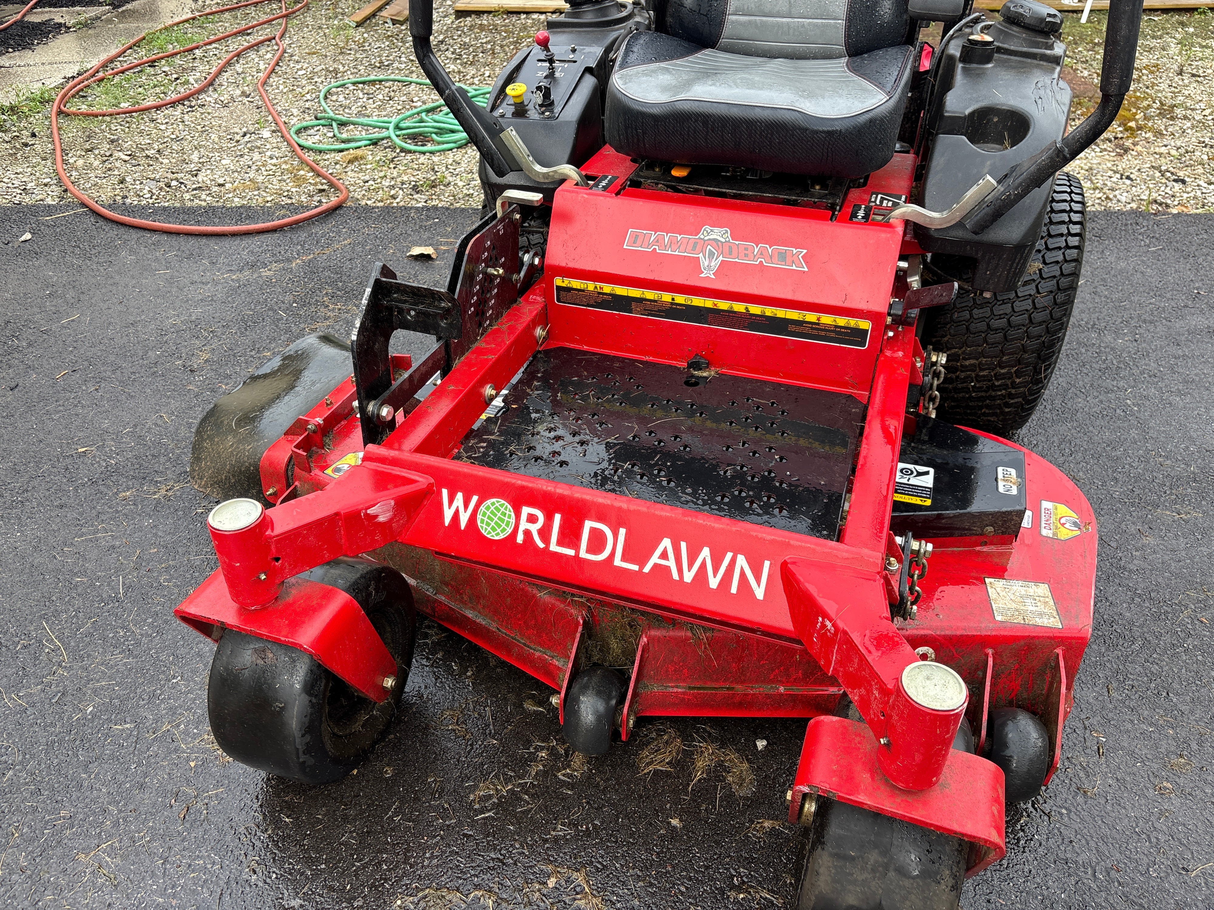 140.5 hours Worldlawn Diamondback 52 Inch Zero Turn Riding Mower with Kawasaki FR691V Engine