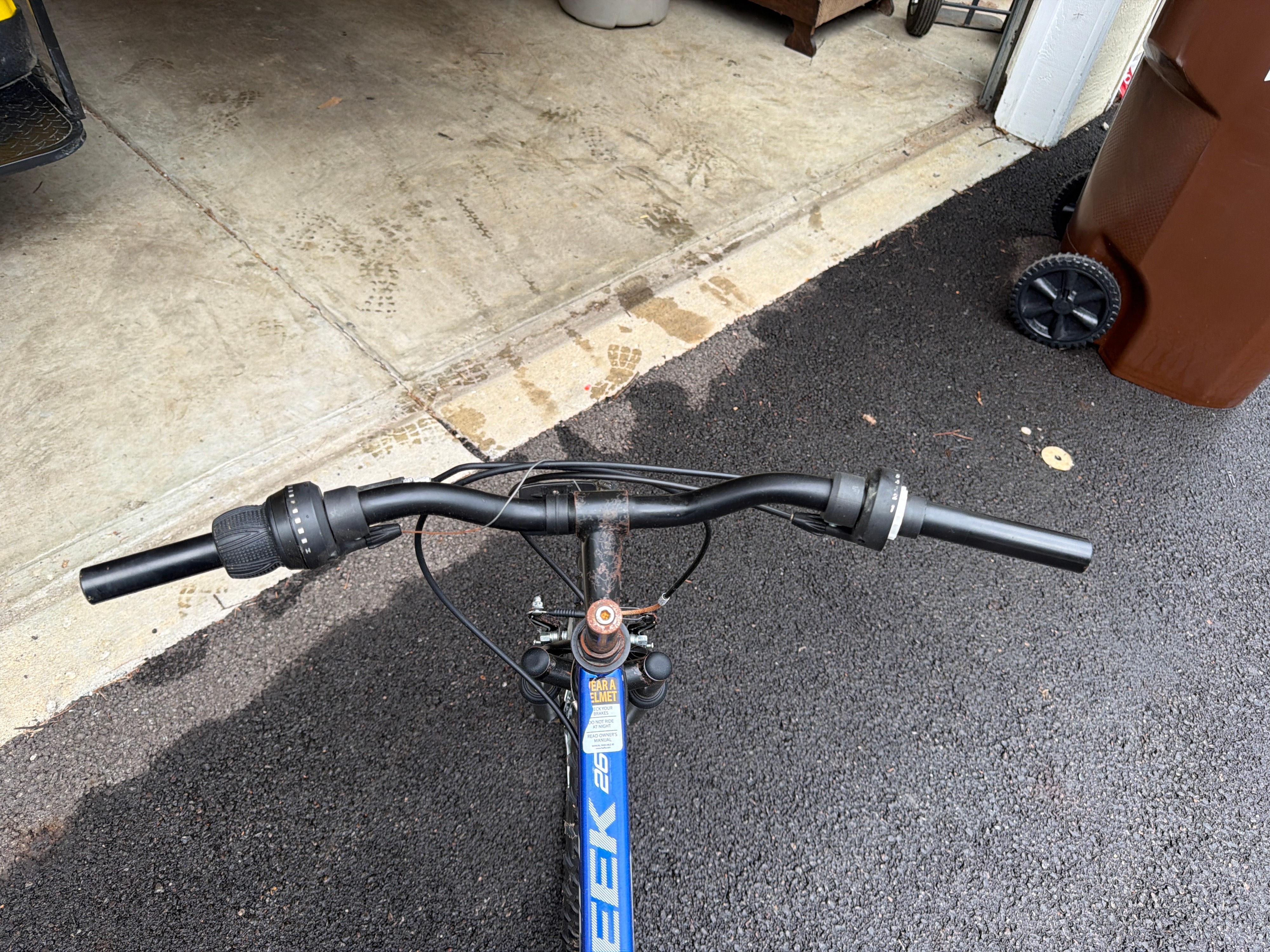 Huffy Rock Creek 26-Inch Mountain Bicycle
