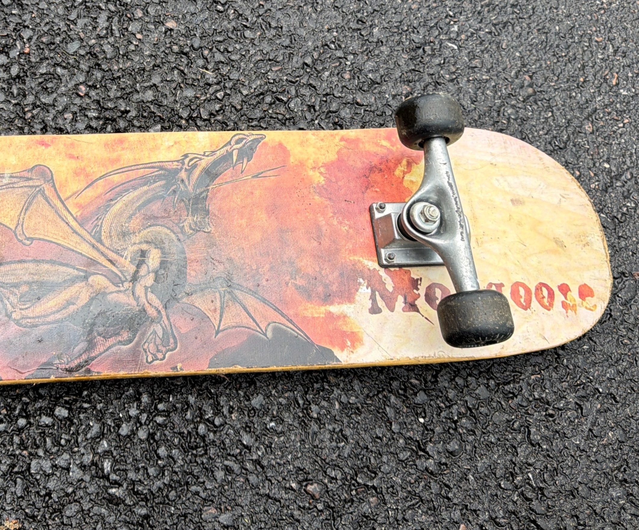 Mongoose Dragon Graphic Skateboard